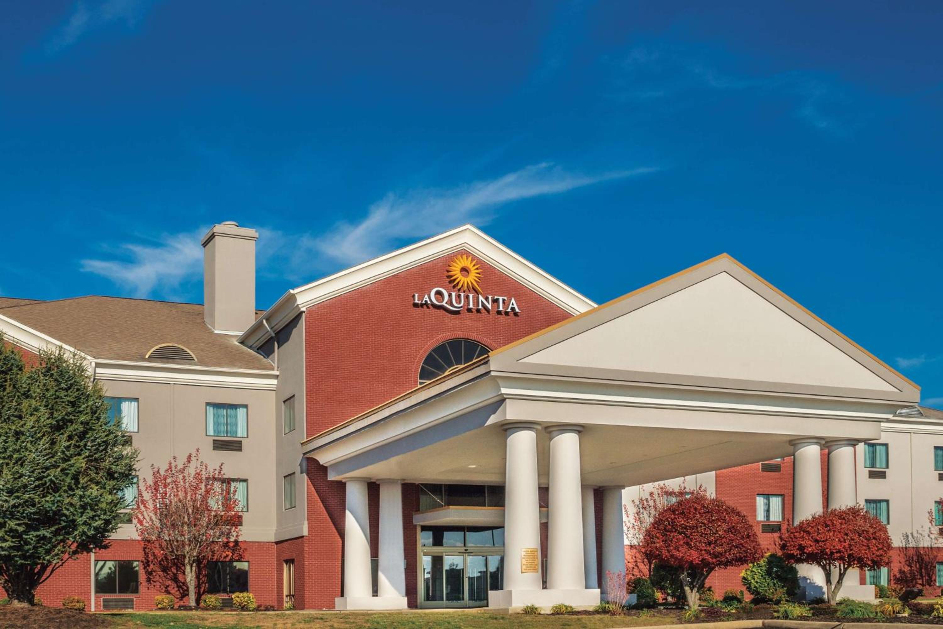 Sweetwater Vacations - La Quinta by Wyndham Loudon - Property Image 1