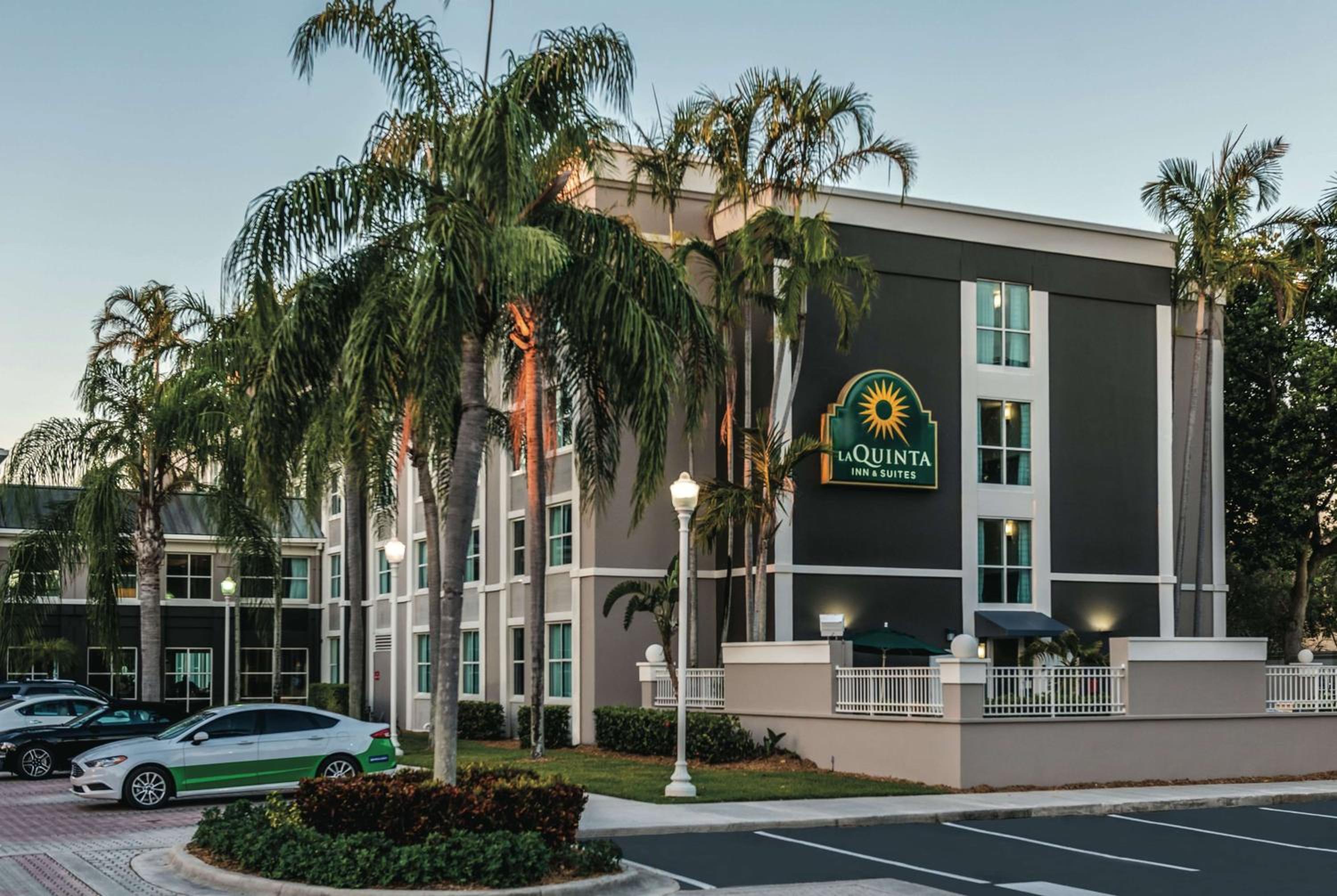 Fort Lauderdale Vacations - La Quinta by Wyndham Plantation at SW 6th St - Property Image 1