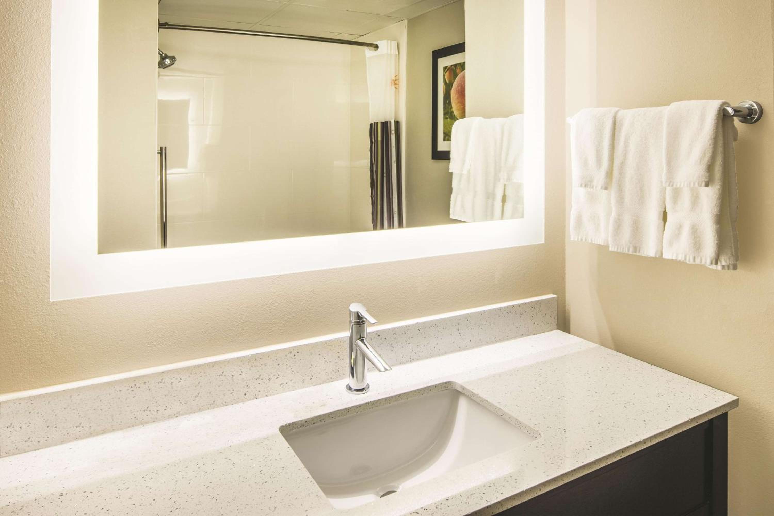Milledgeville Vacations - La Quinta by Wyndham Milledgeville - Property Image 5