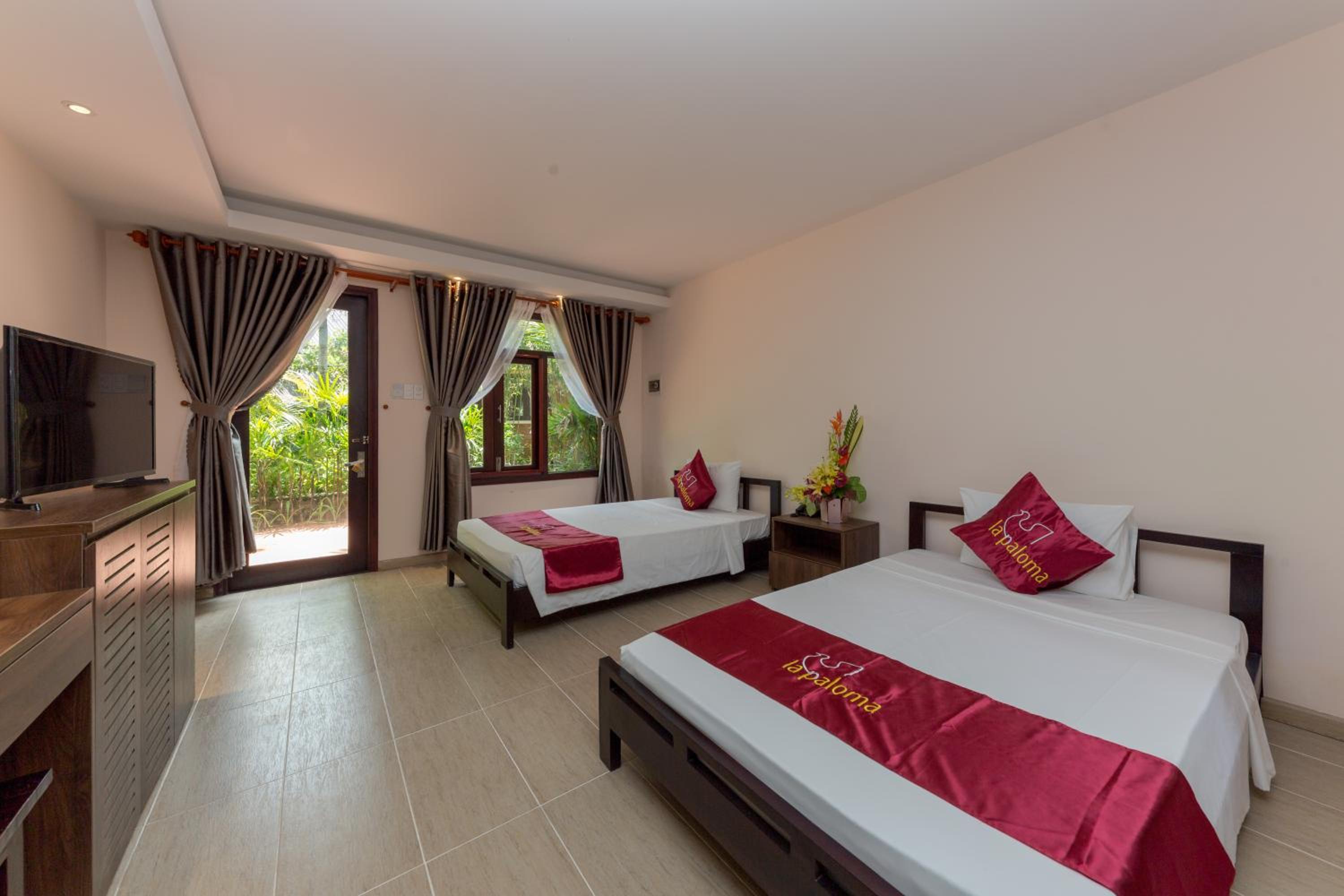 La Paloma Resort