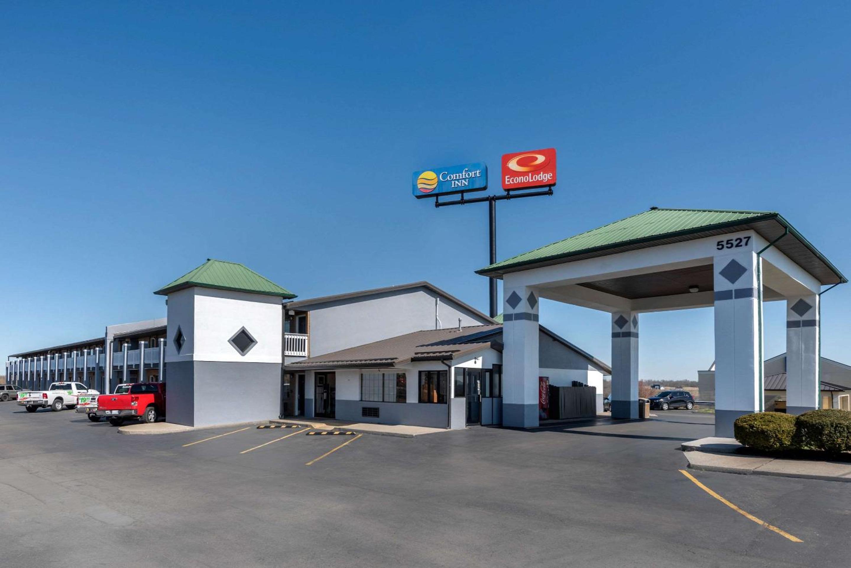 Econo Lodge Lexington Southeast view 2