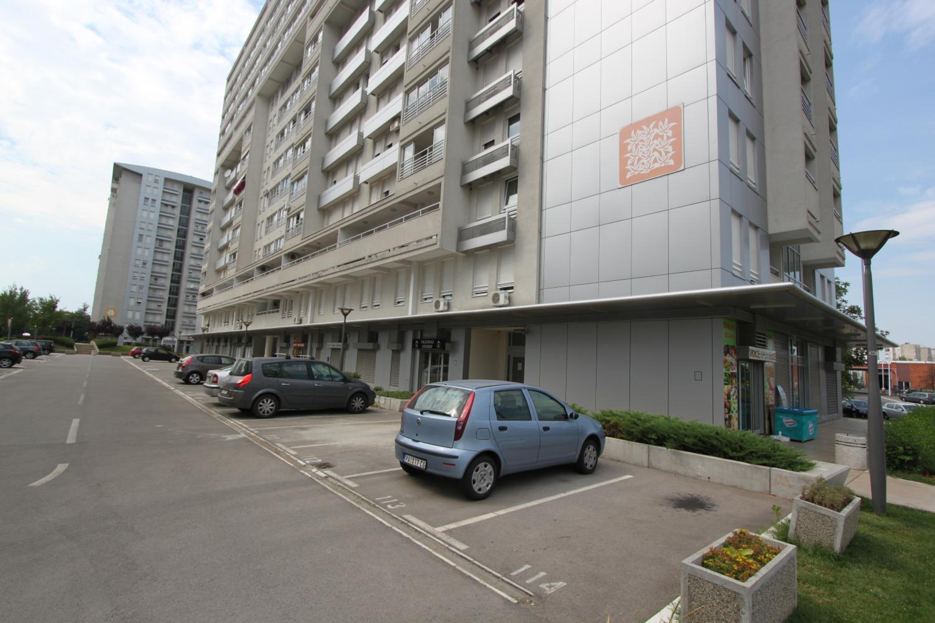 Photo 10