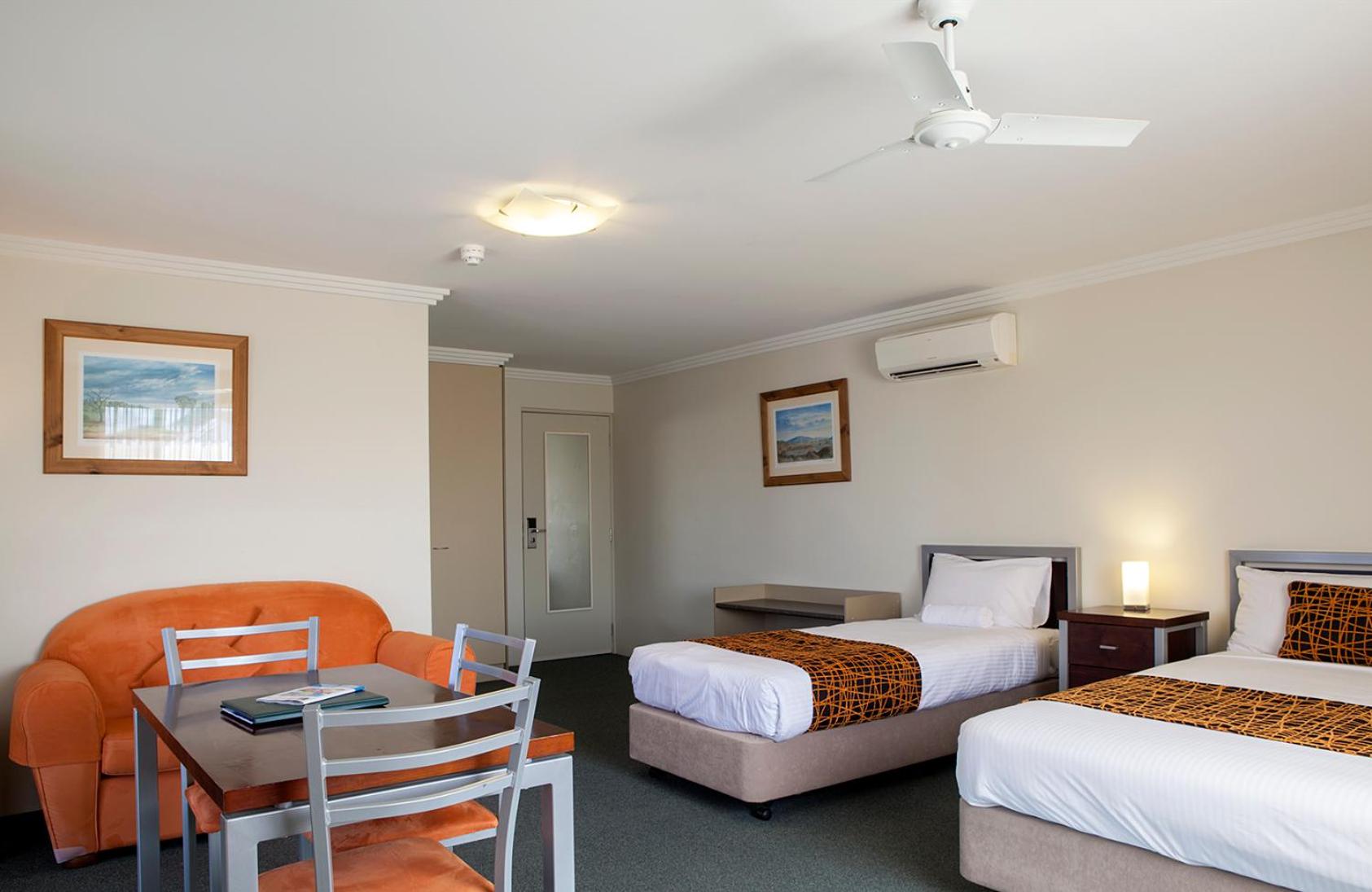 Mandarin Motel