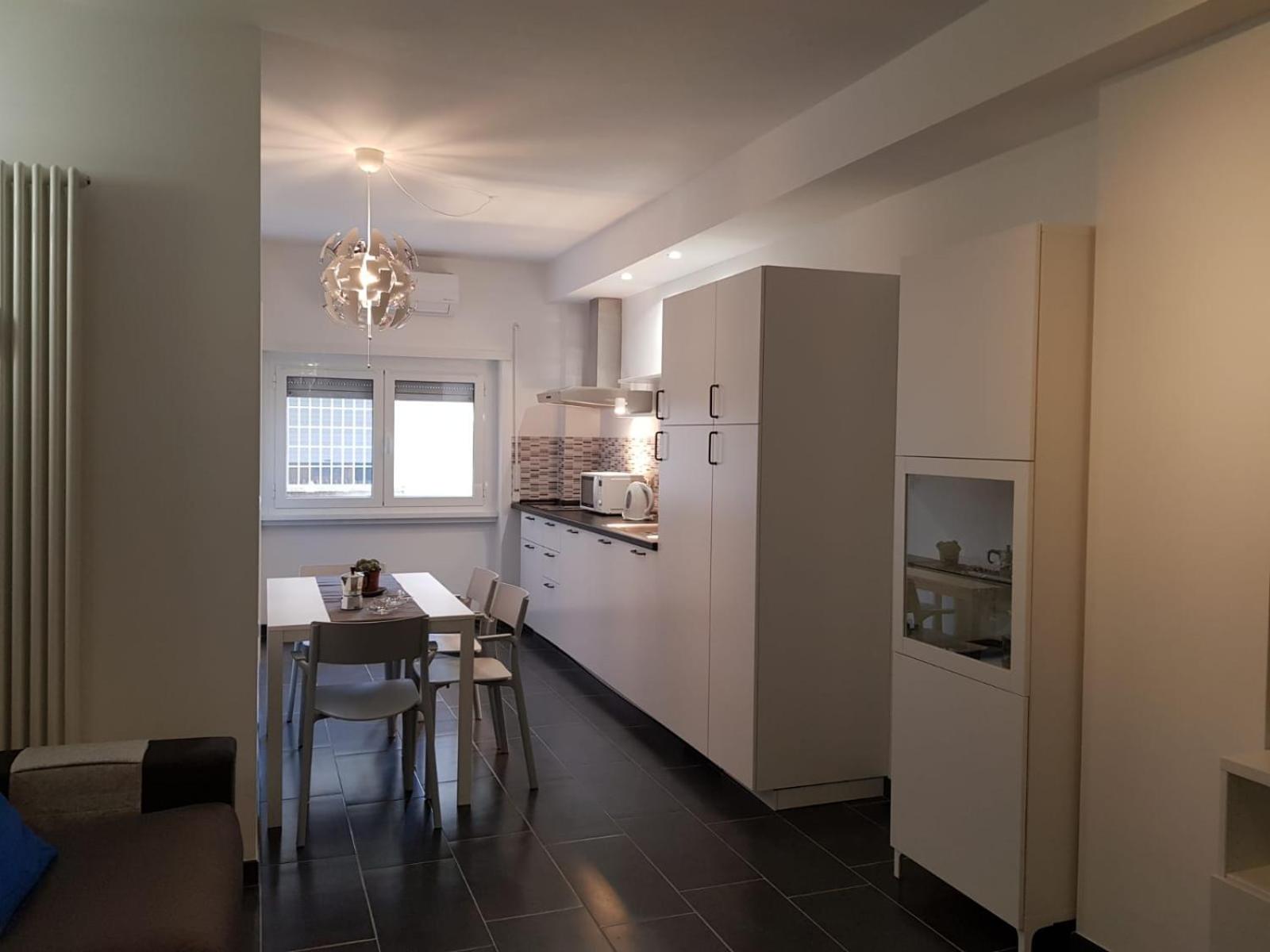 Nomentana White Apartments