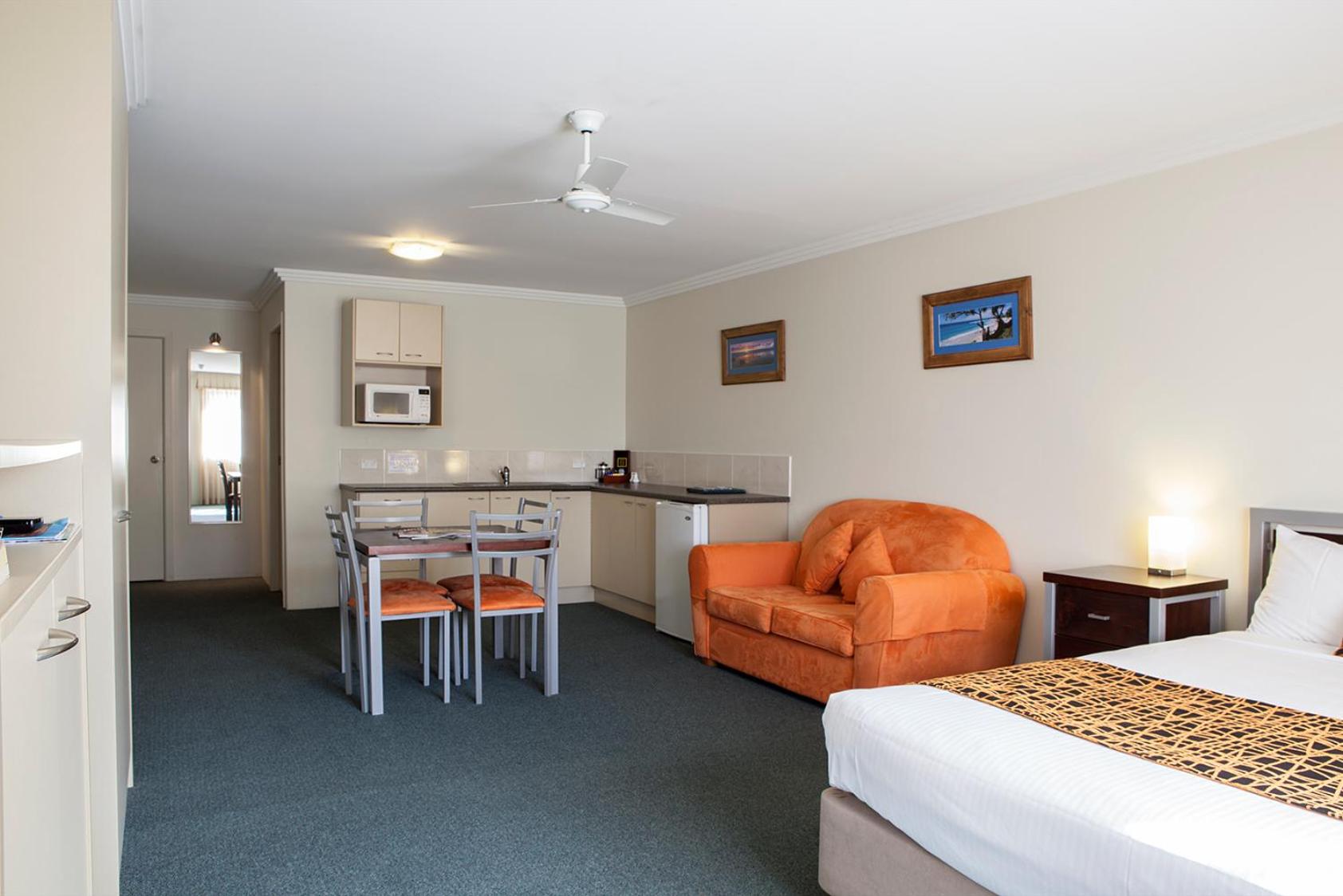 Mandarin Motel