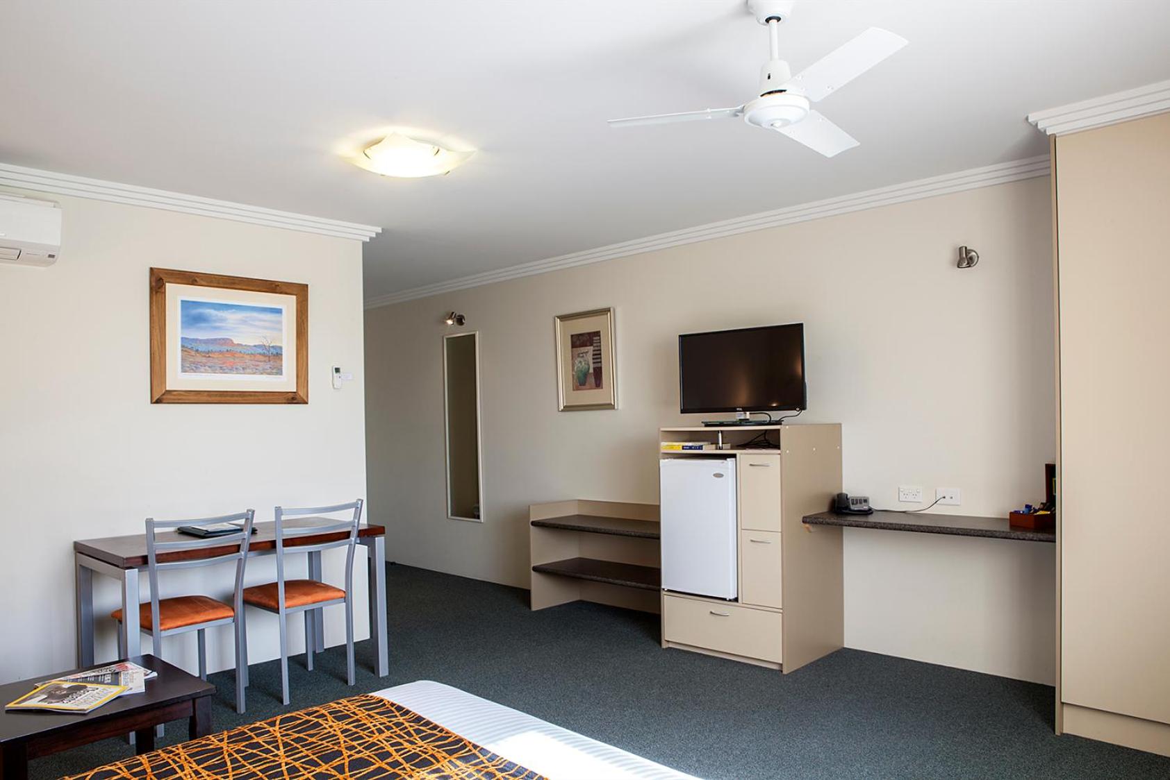 Mandarin Motel