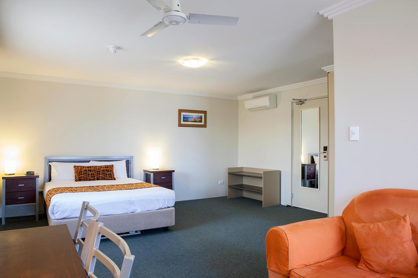 Mandarin Motel