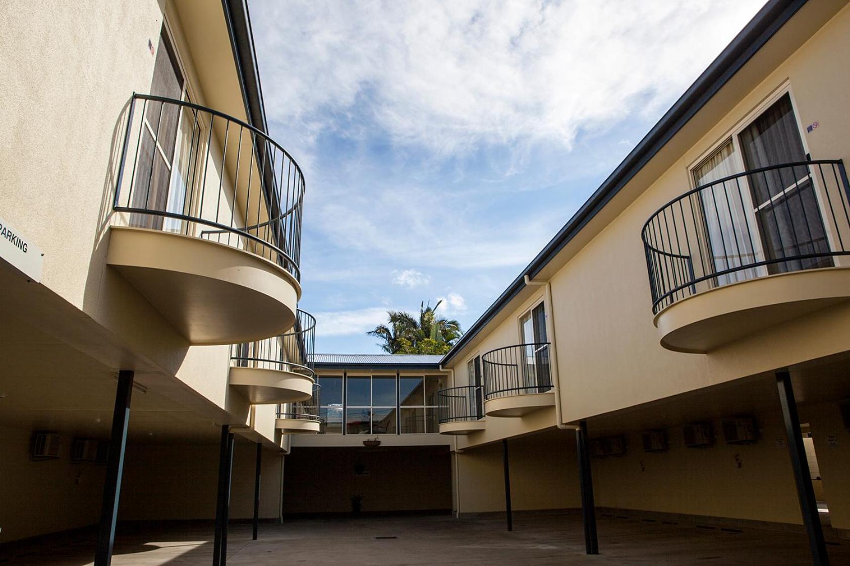 Mandarin Motel