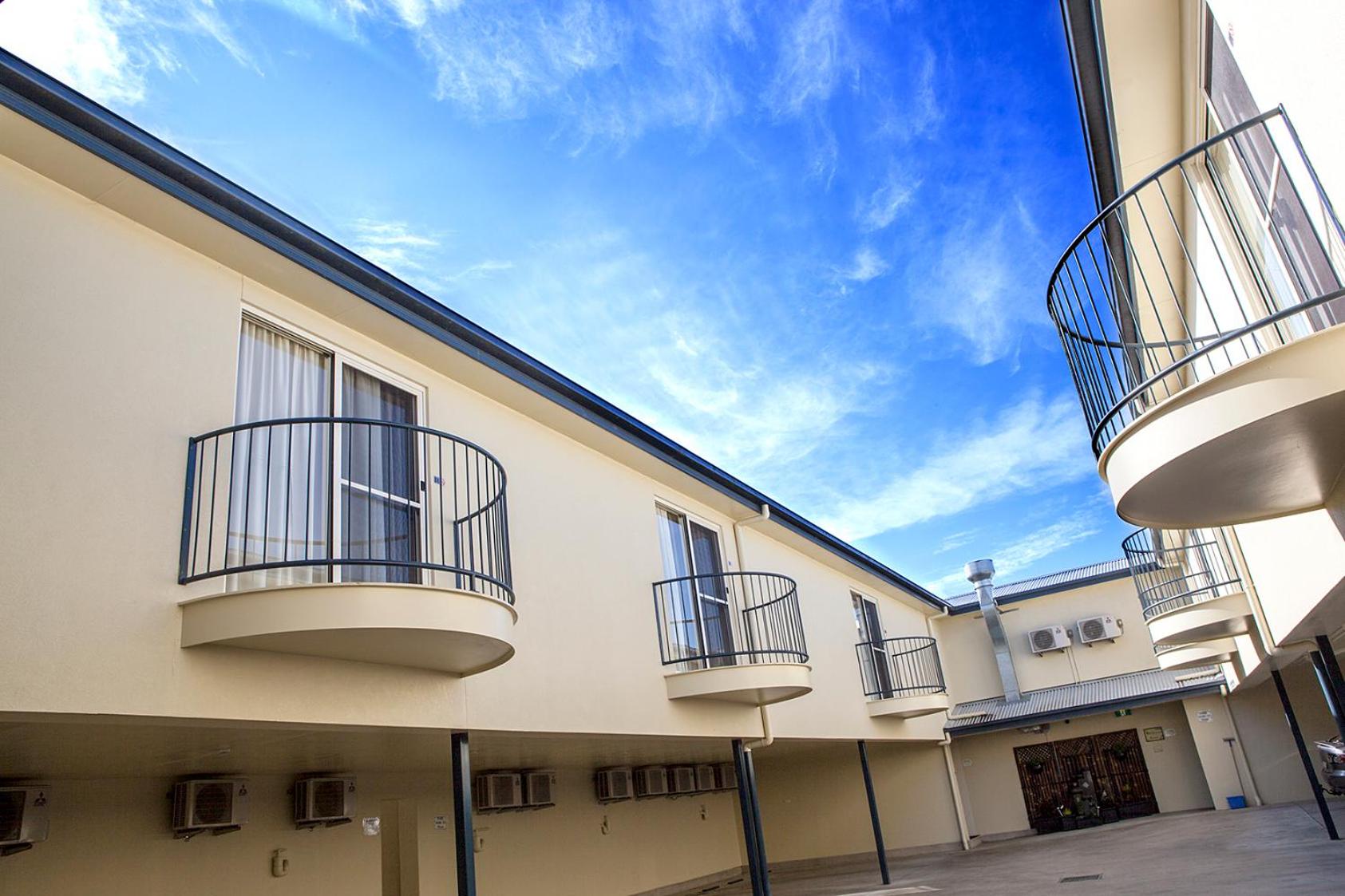 Mandarin Motel