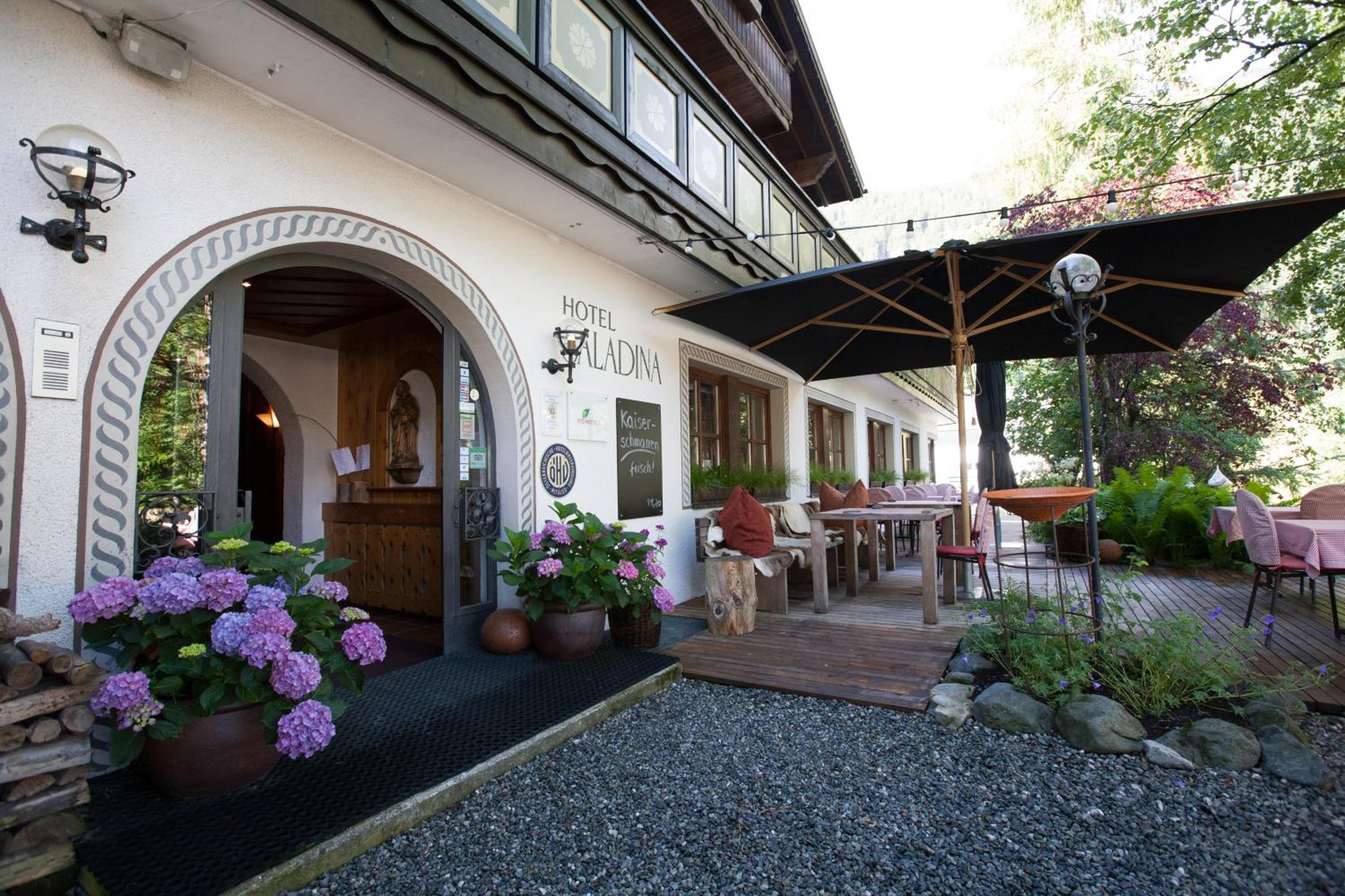 Aparthotel Saladina