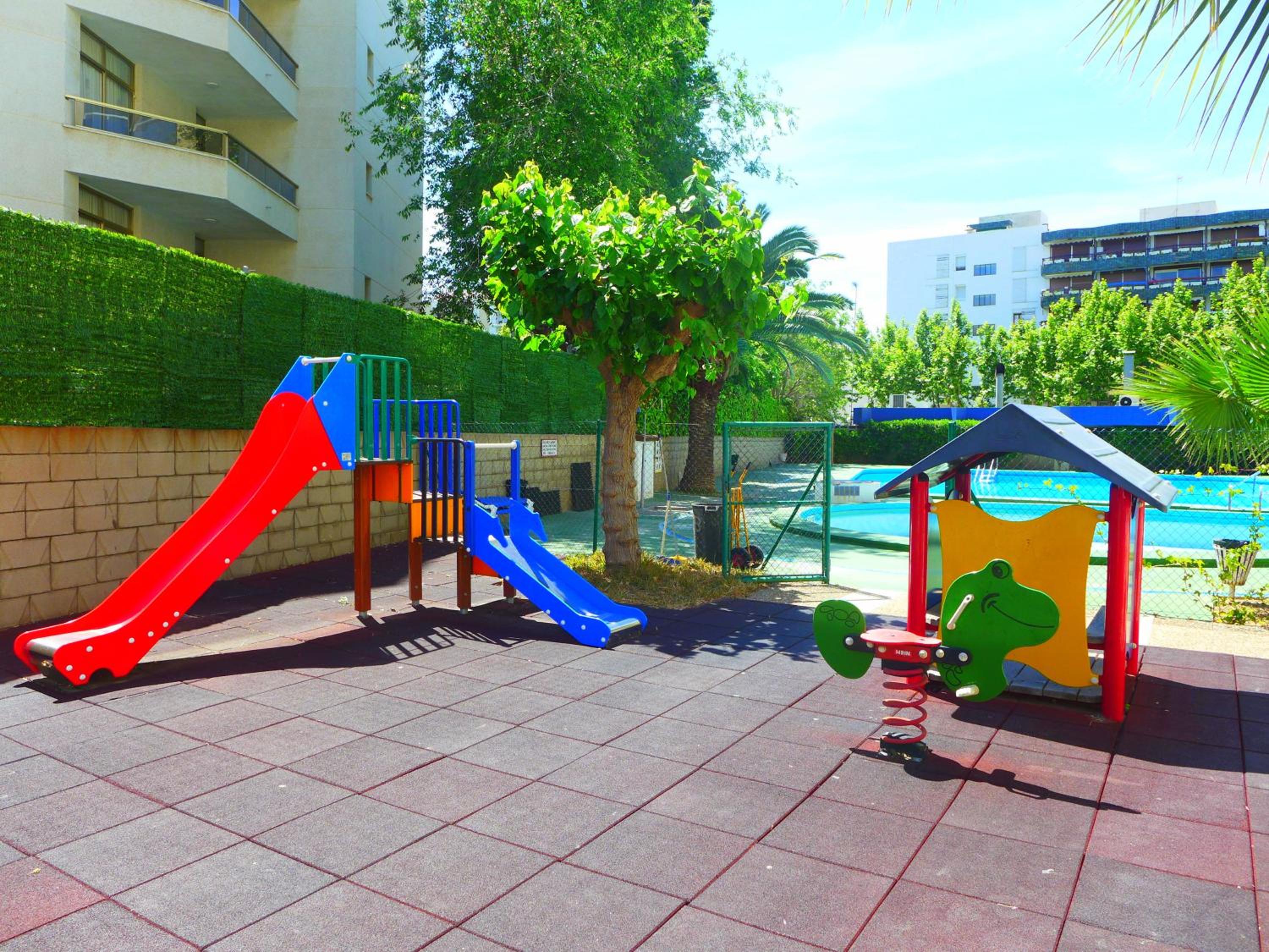 Rentalmar Alboran Family Plus view 4
