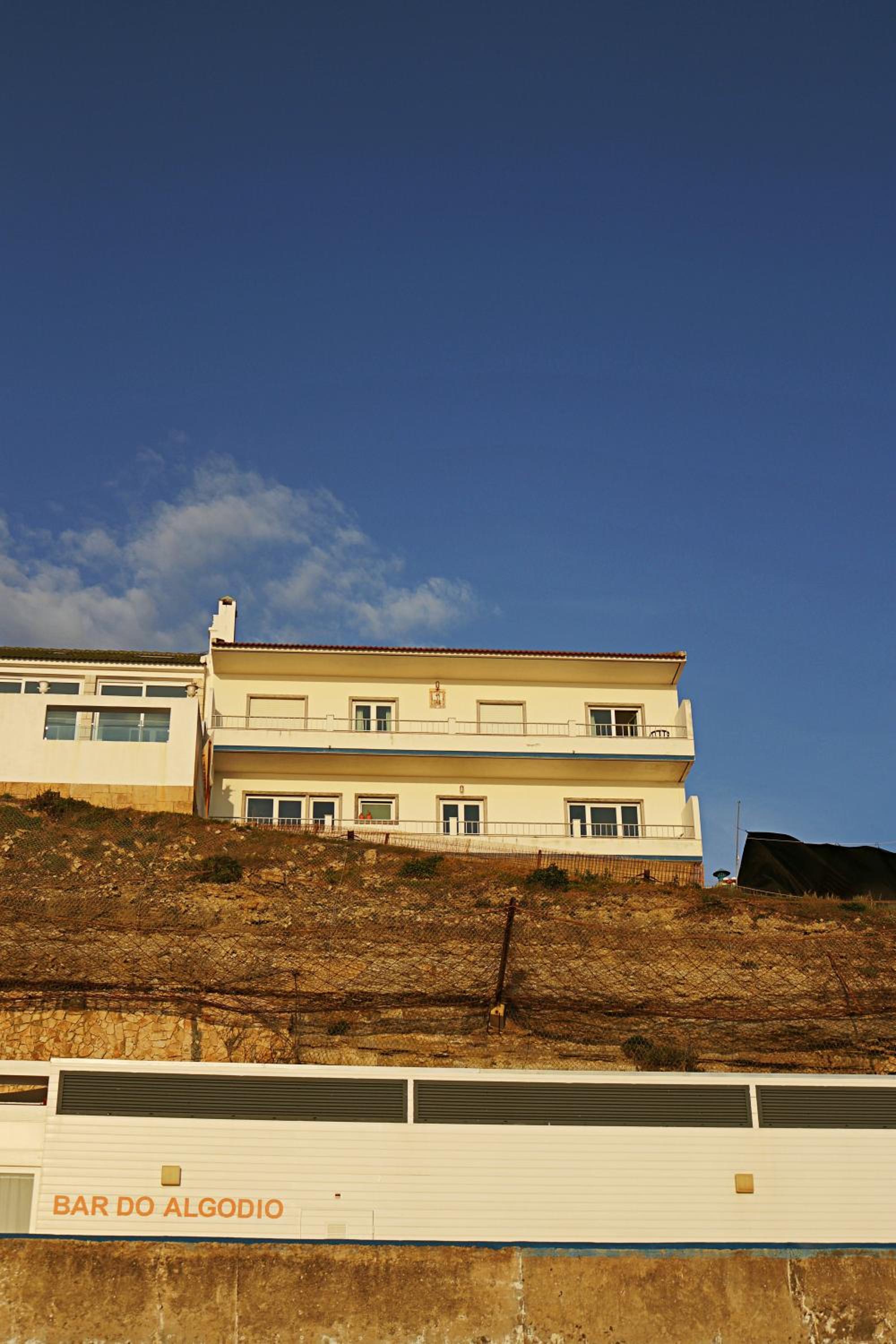 Hotel Blue Buddha Beach Rooms & Suites - Image 1