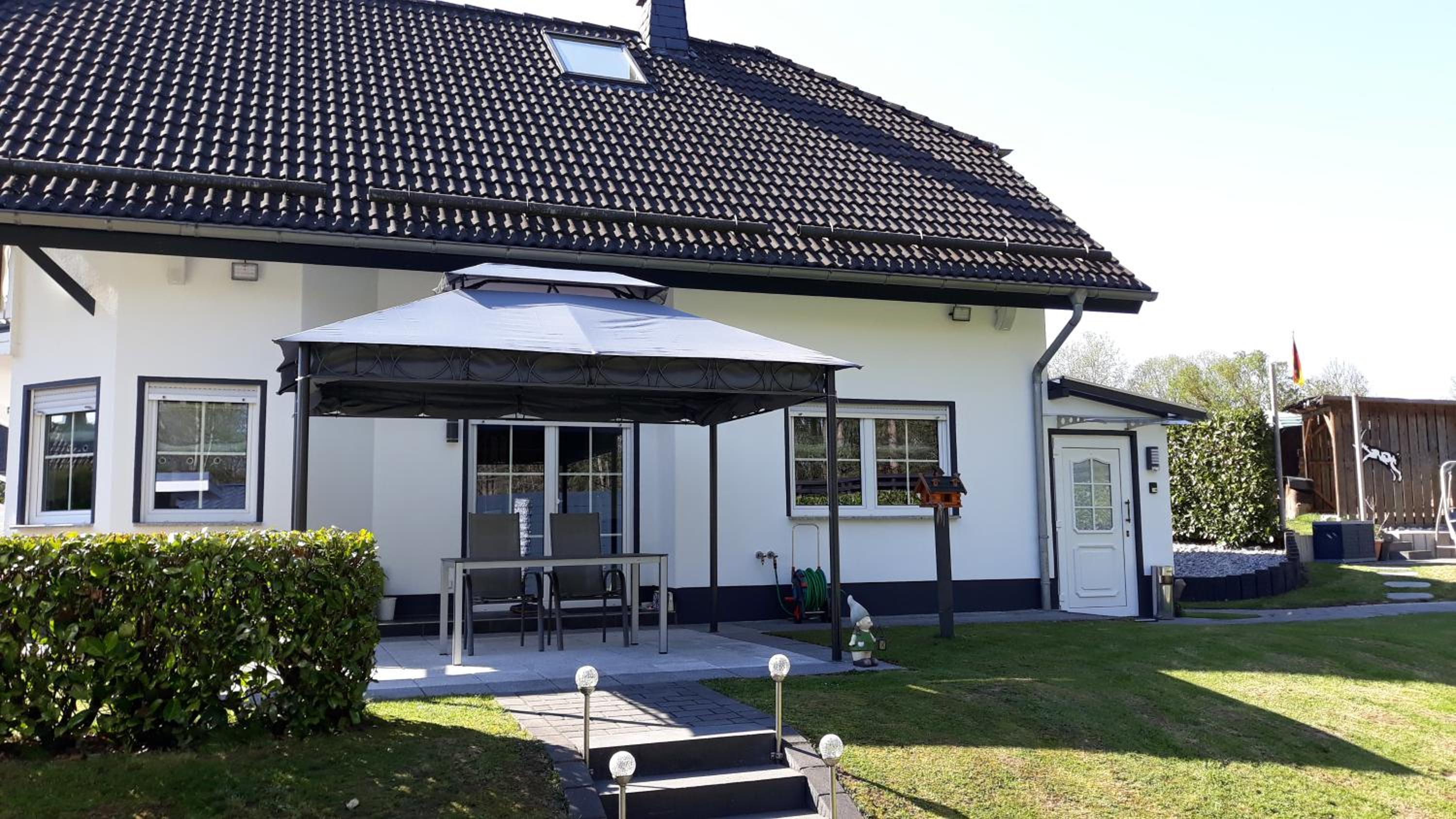 FeWo Meyer mit privatem Pool & Gartensauna view 2
