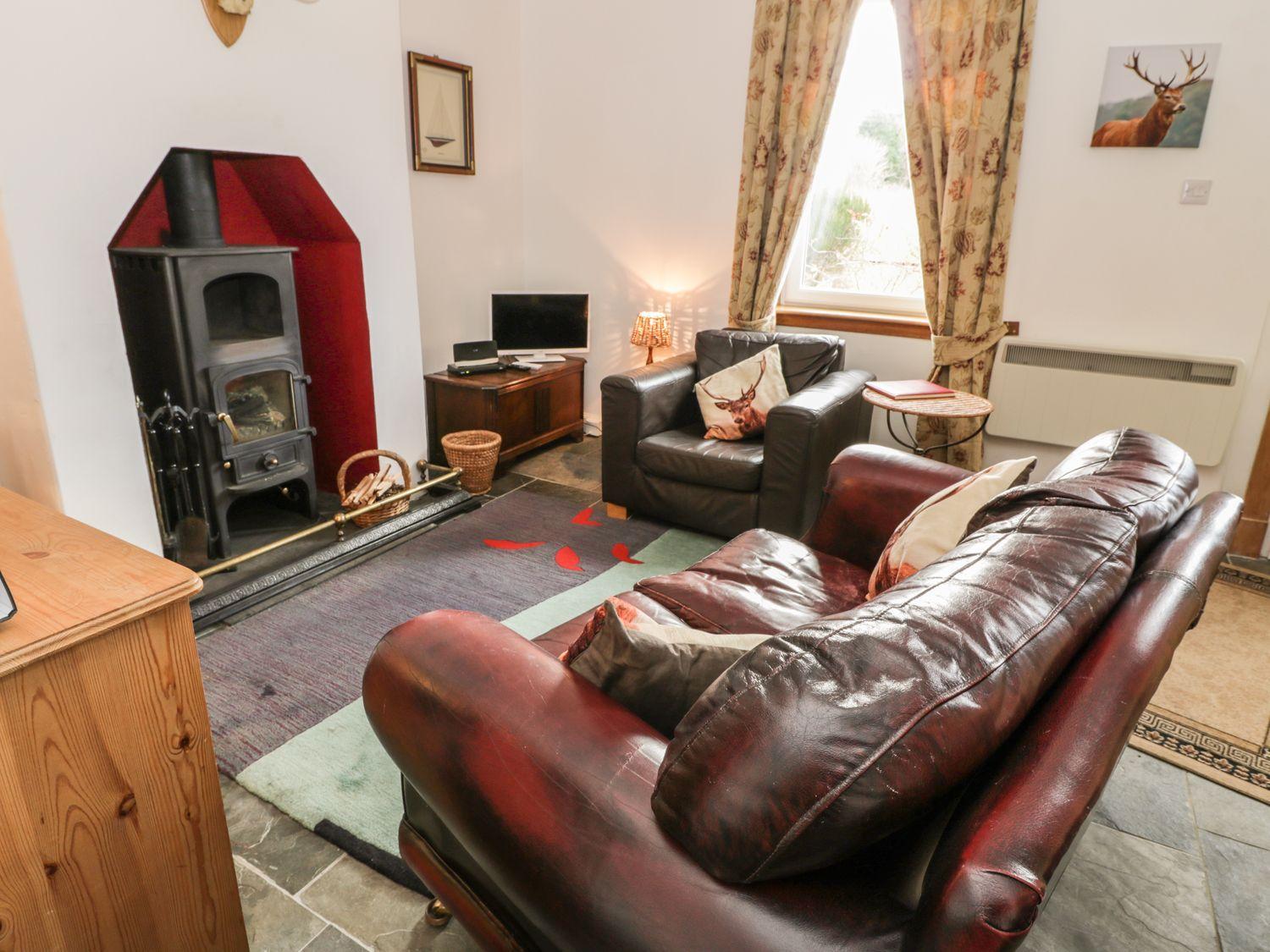 Crinan Canal Cottage No8