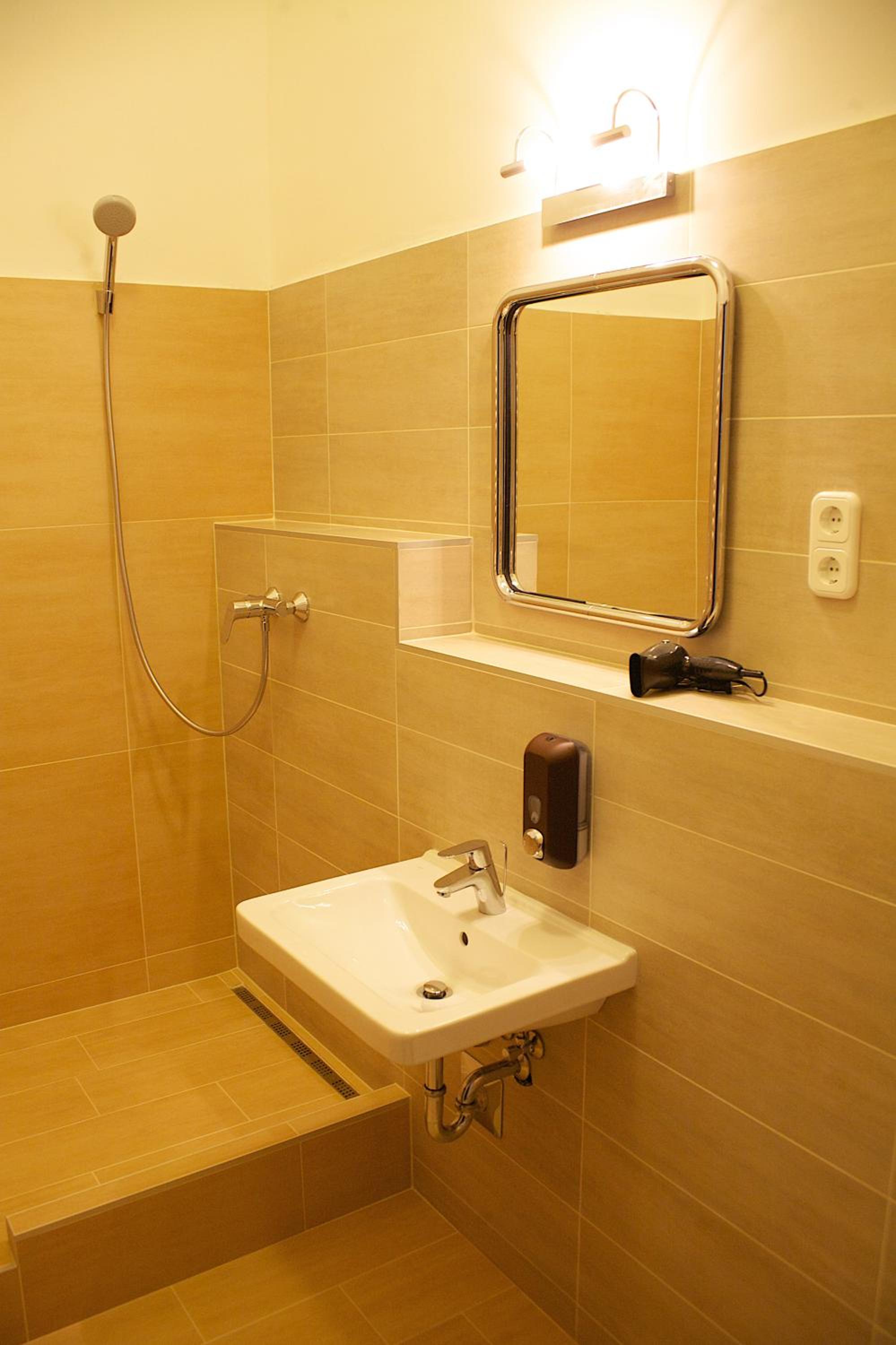 Photo 48