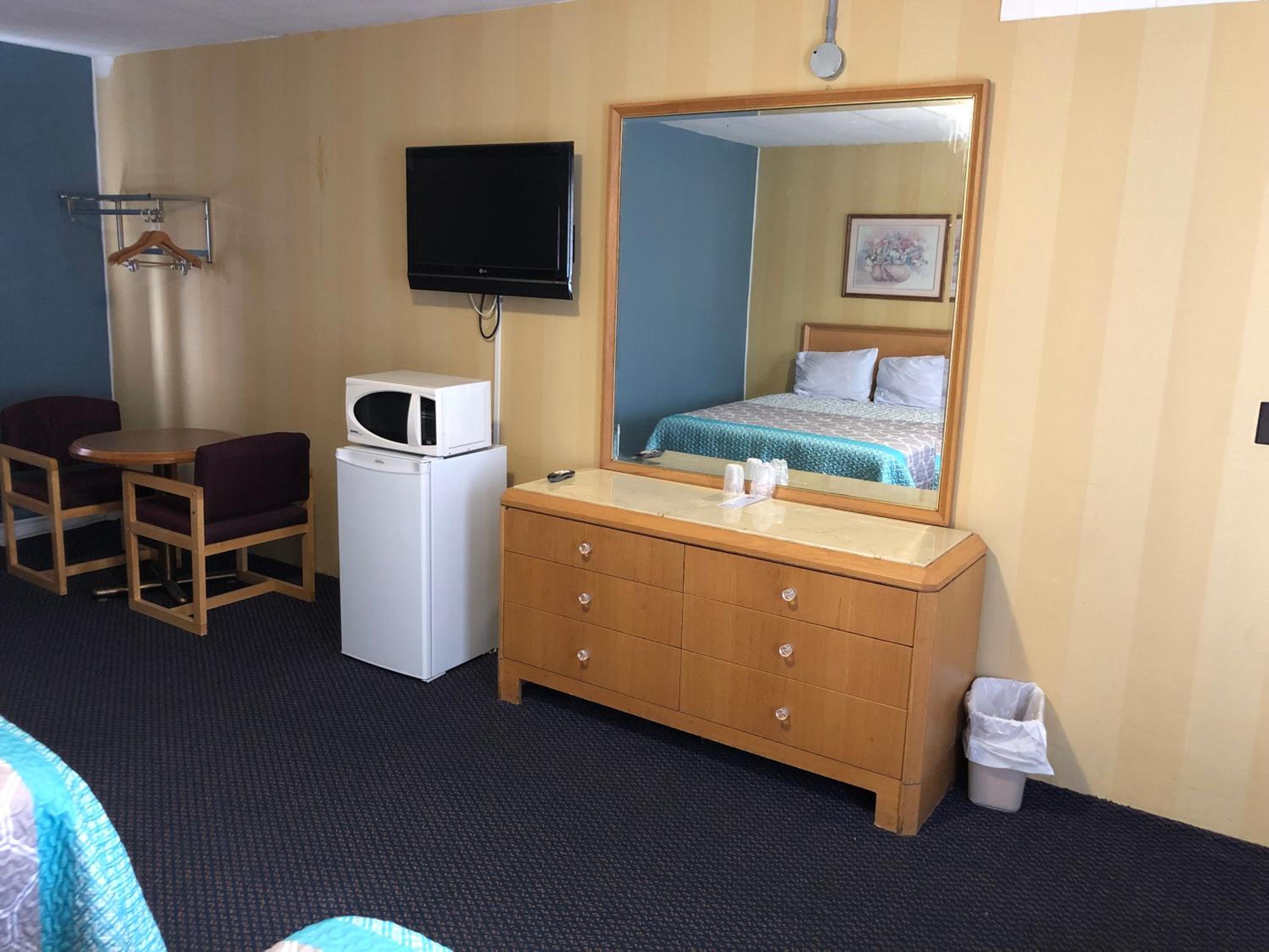 Advance Inn