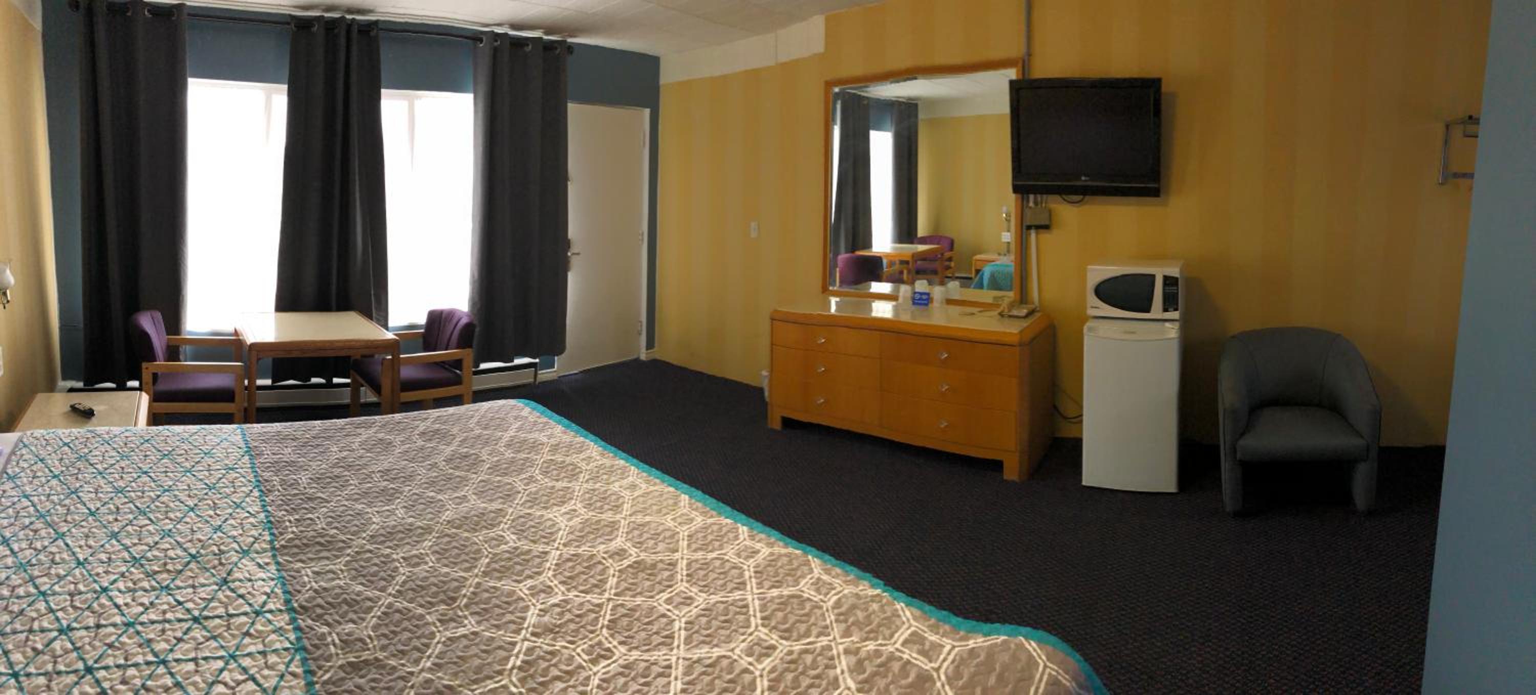 Advance Inn