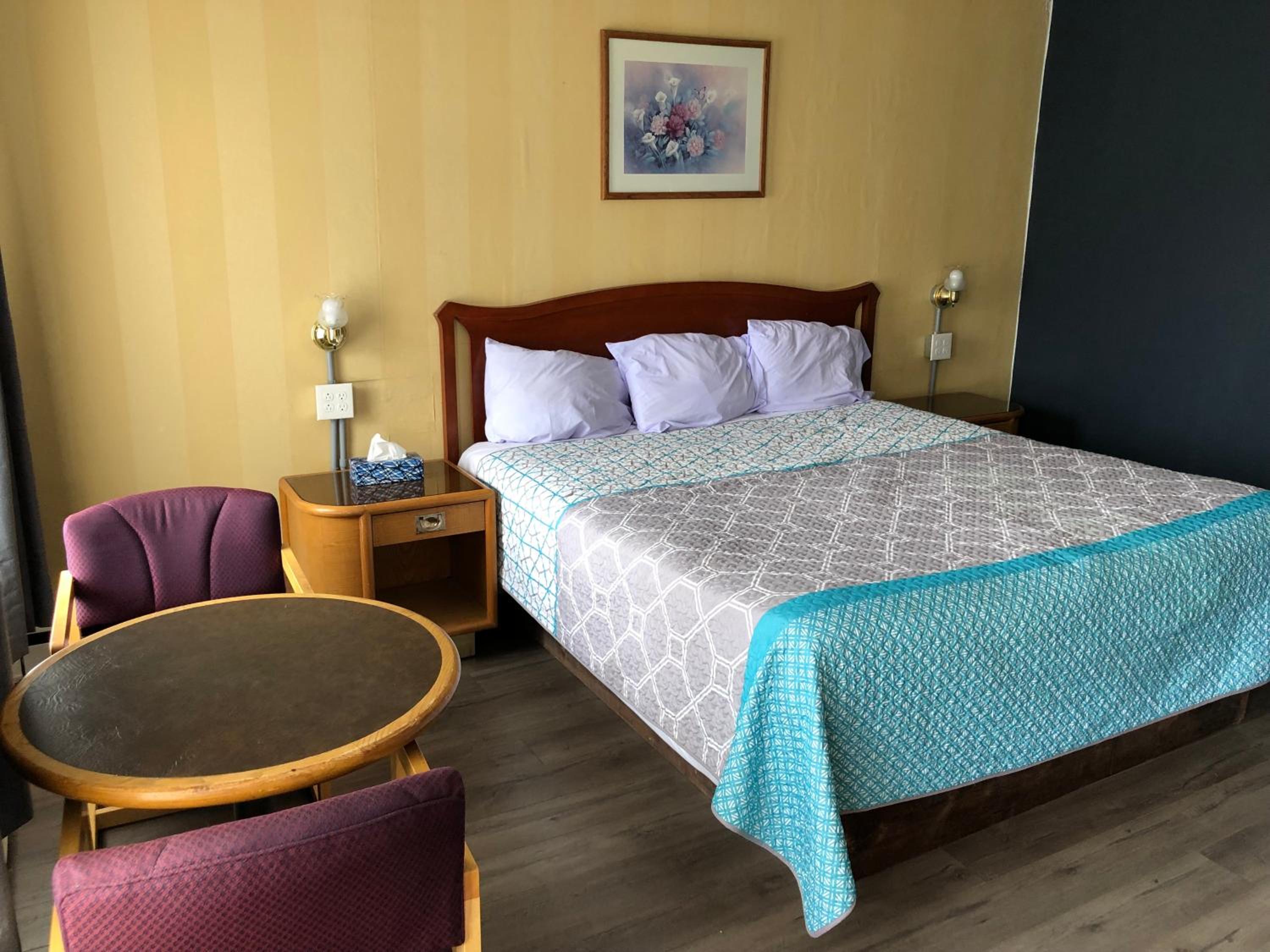 Advance Inn