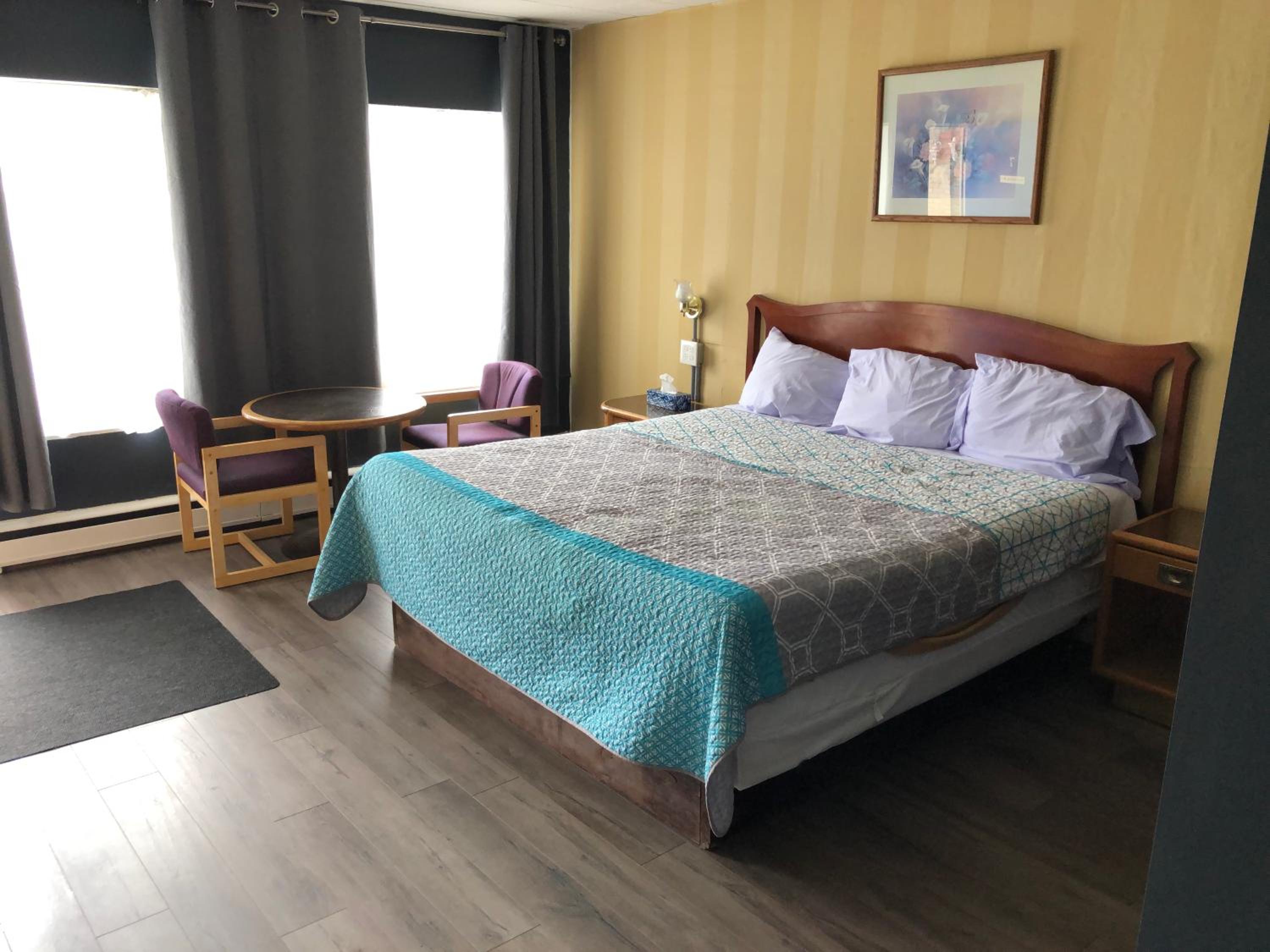 Advance Inn