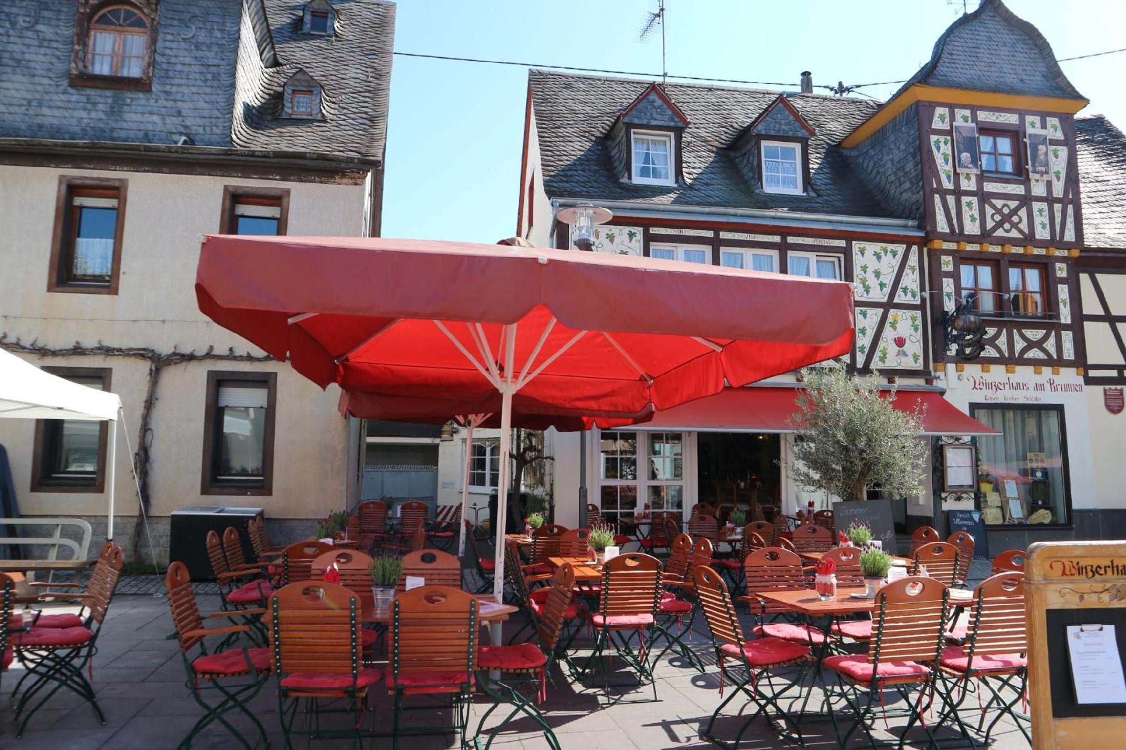 Winzerhäuschen am Brunnen