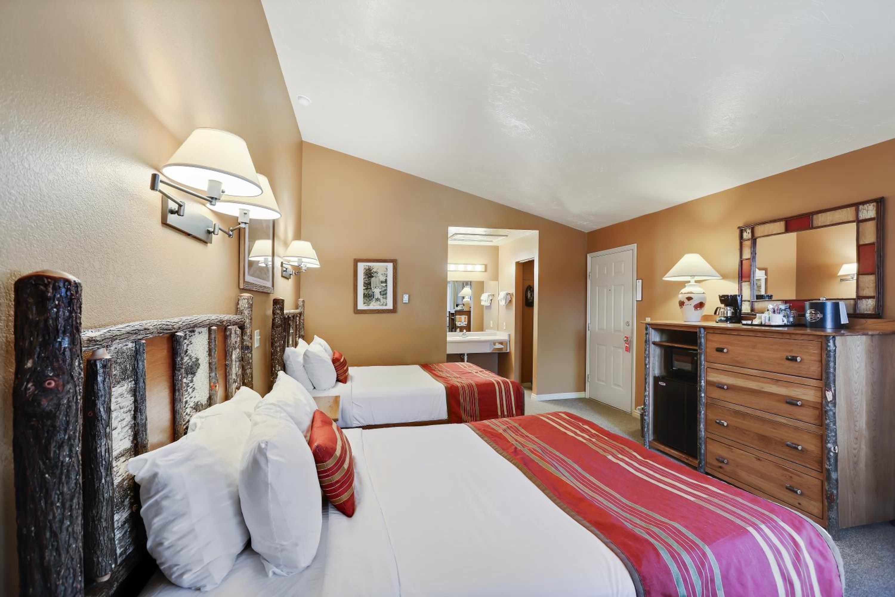 Moran Vacations - Headwaters Lodge  Cabins at Flagg Ranch - Property Image 32