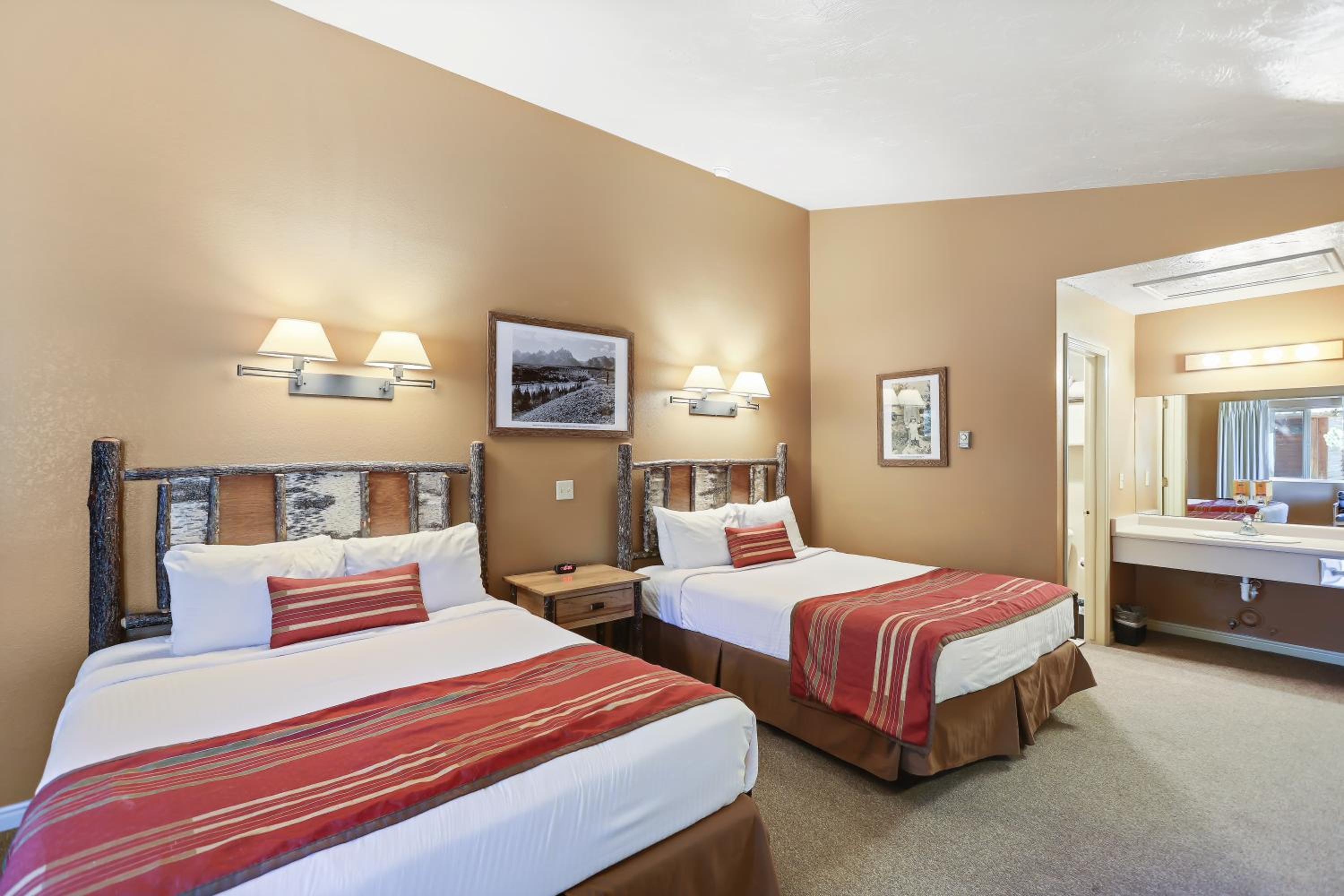 Moran Vacations - Headwaters Lodge  Cabins at Flagg Ranch - Property Image 31