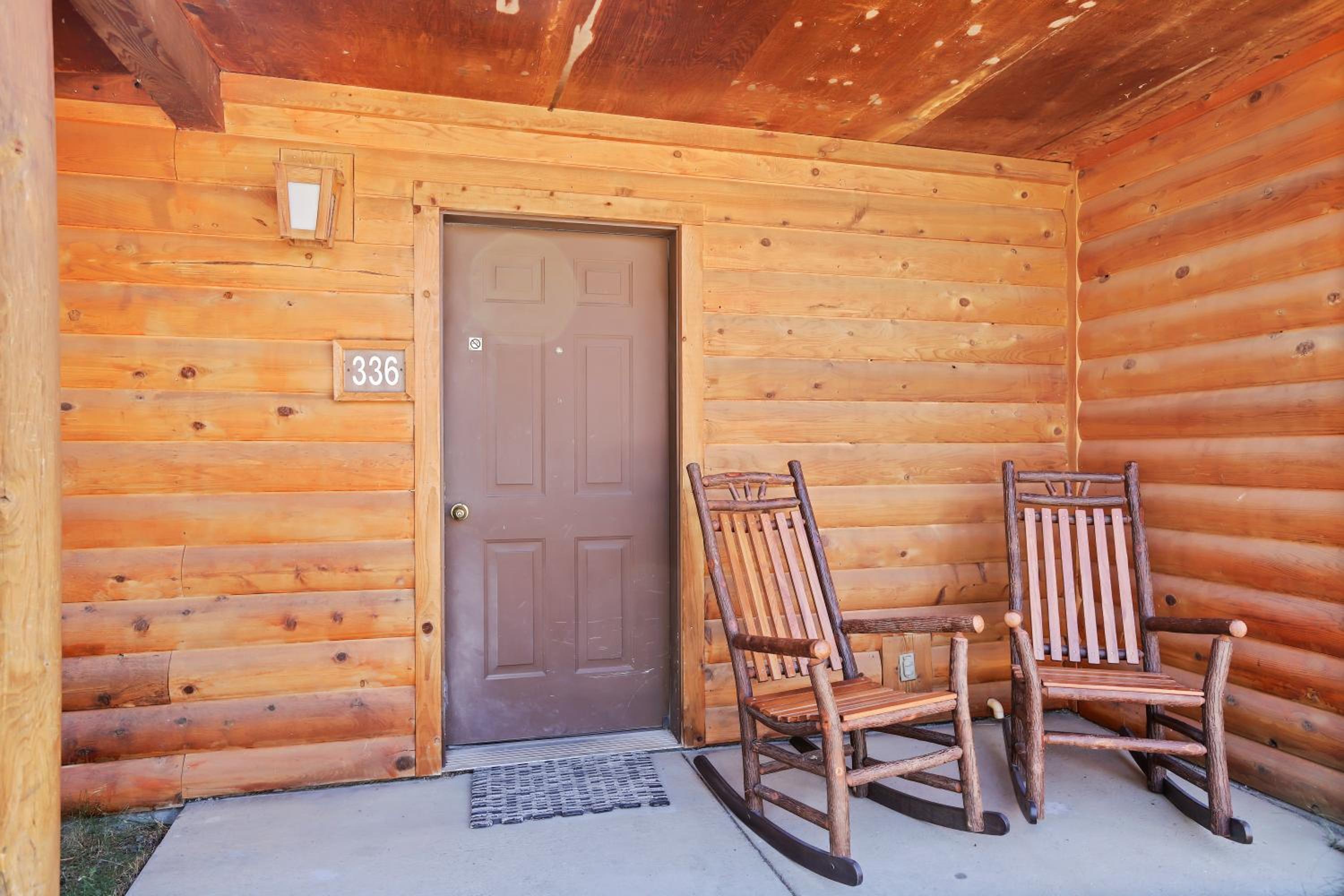 Moran Vacations - Headwaters Lodge  Cabins at Flagg Ranch - Property Image 30