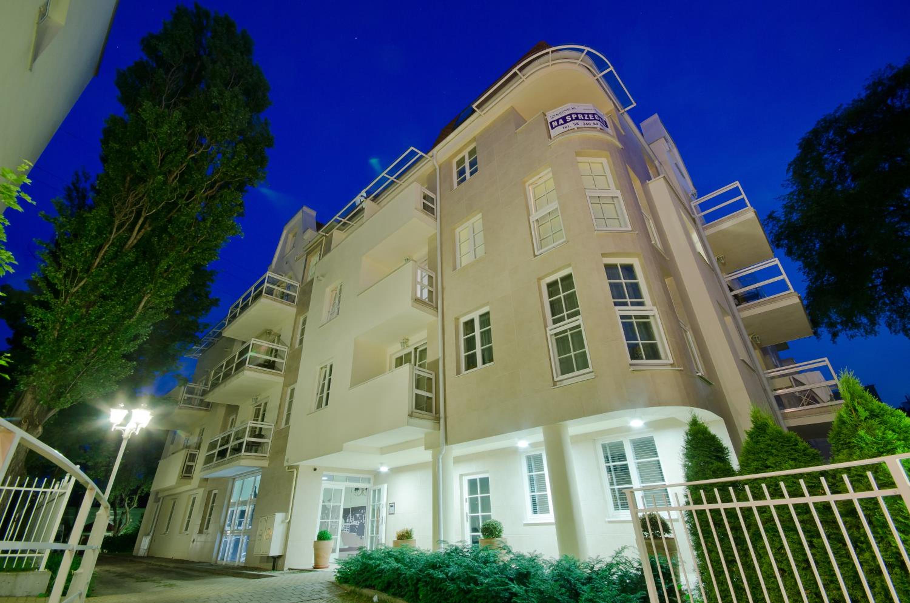 Imperial Apartments - Valor