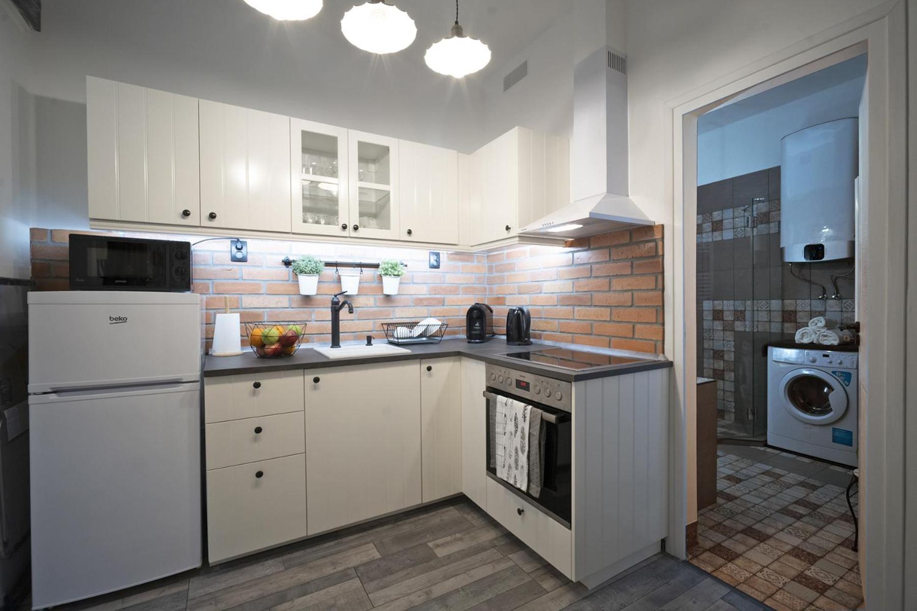 Standard Apartment by Hi5 -Akácfa 57 view 2