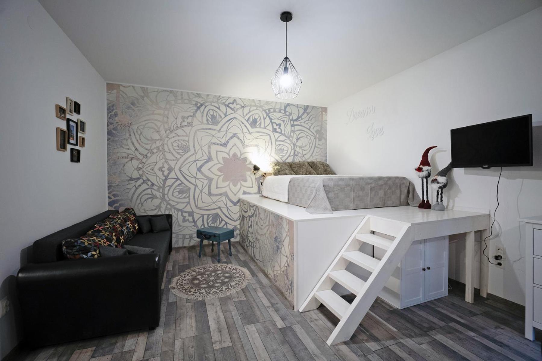 Standard Apartment by Hi5 -Akácfa 57 view 4