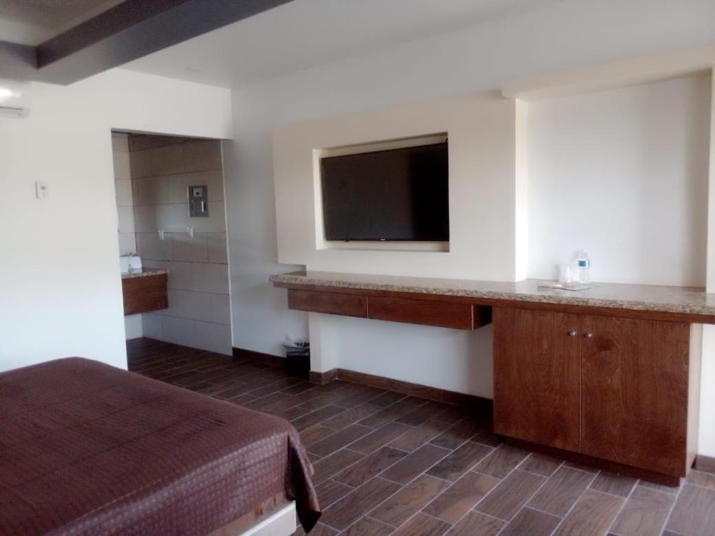 Ensenada Vacations - HOTEL AZTECA INN - Property Image 20