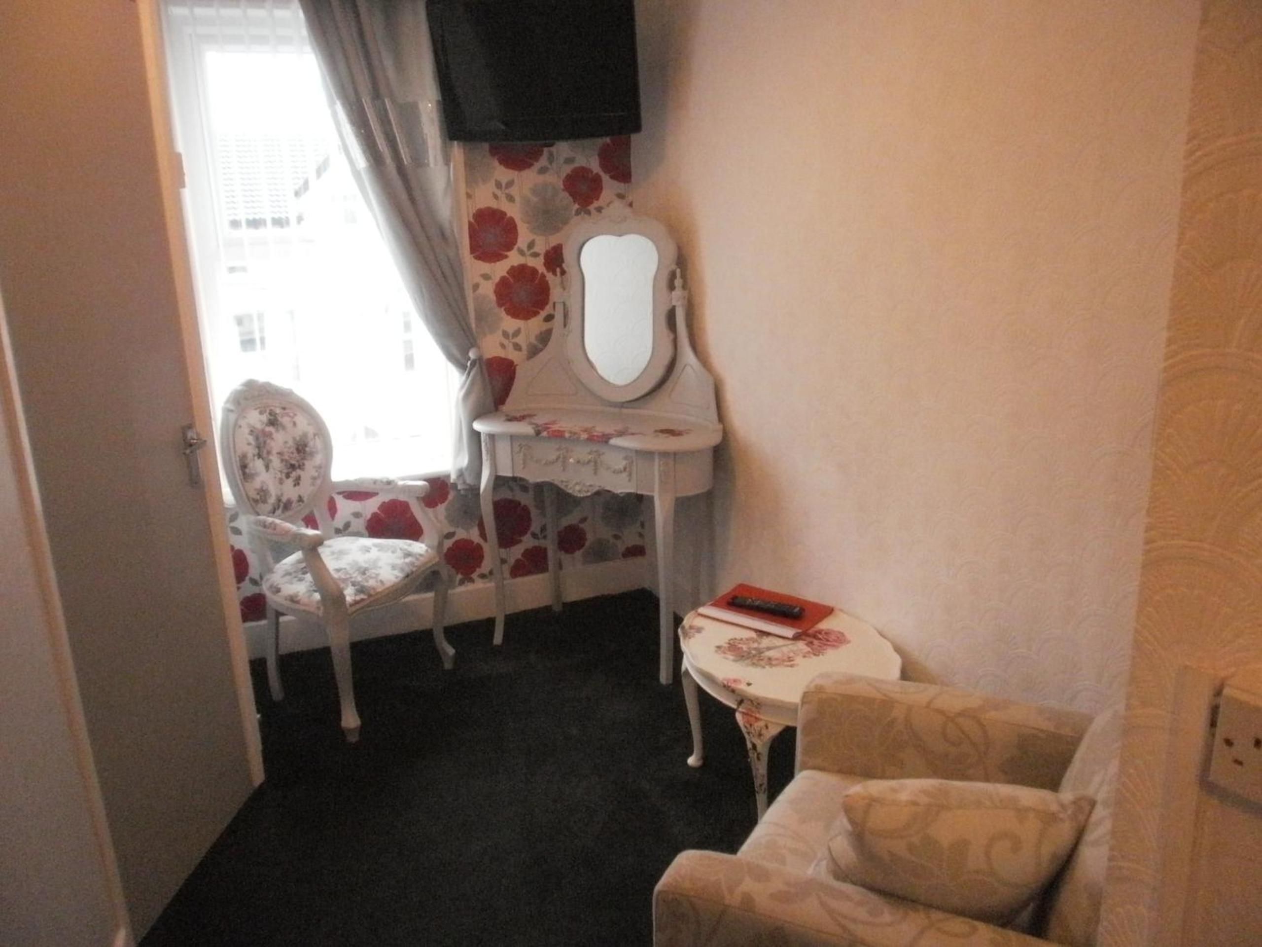 Photo 18