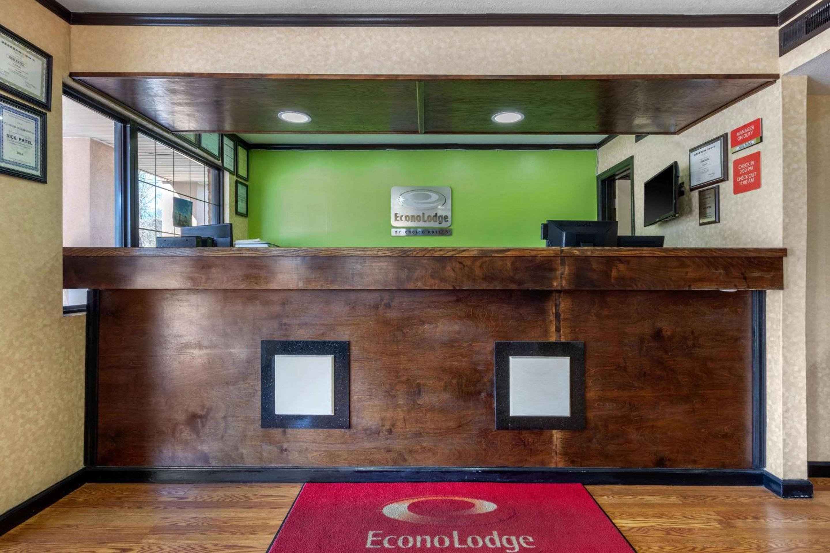 Econo Lodge Nashville near Percy Priest Lake view 3