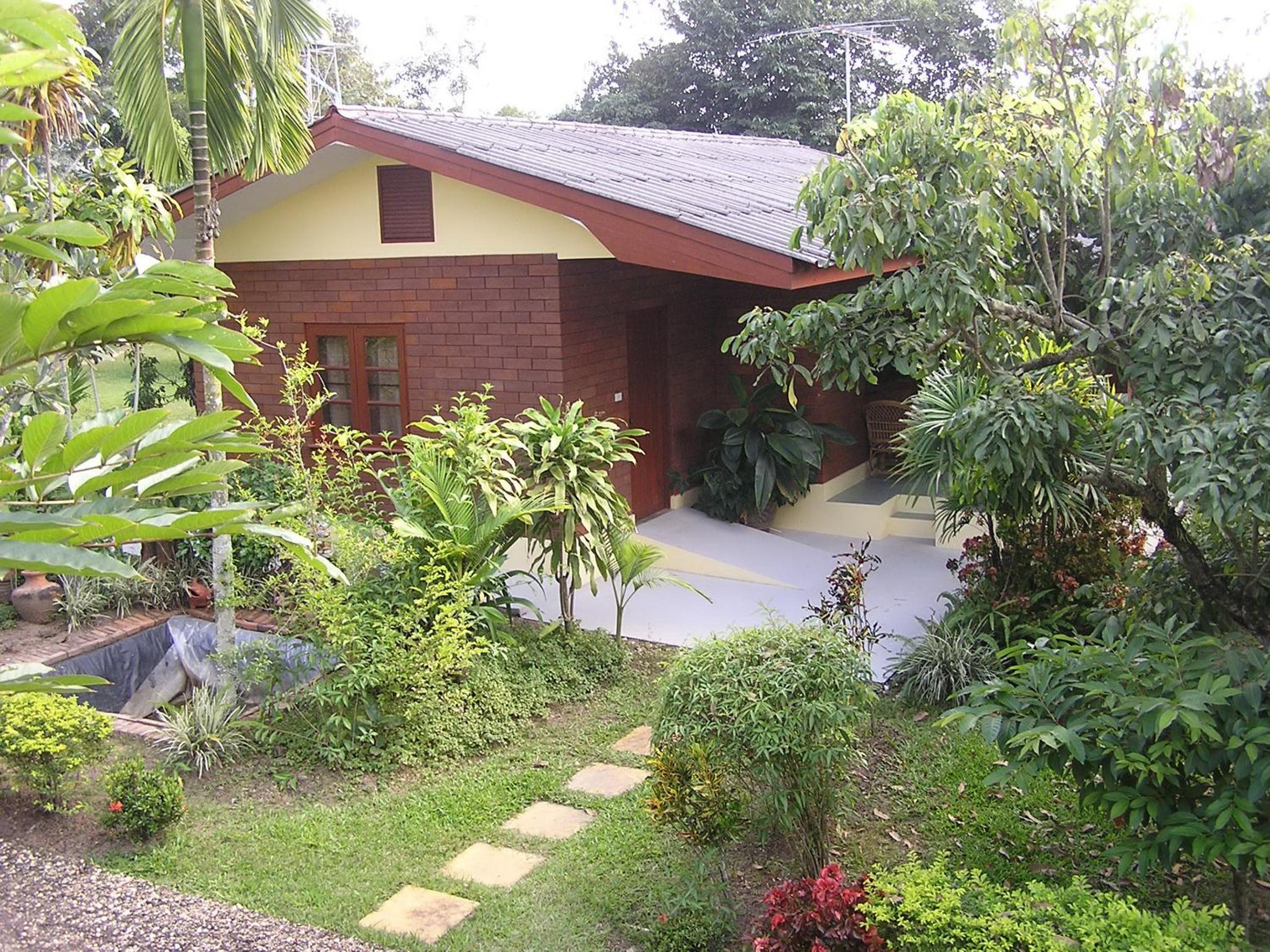 Khoom Kam Kaew