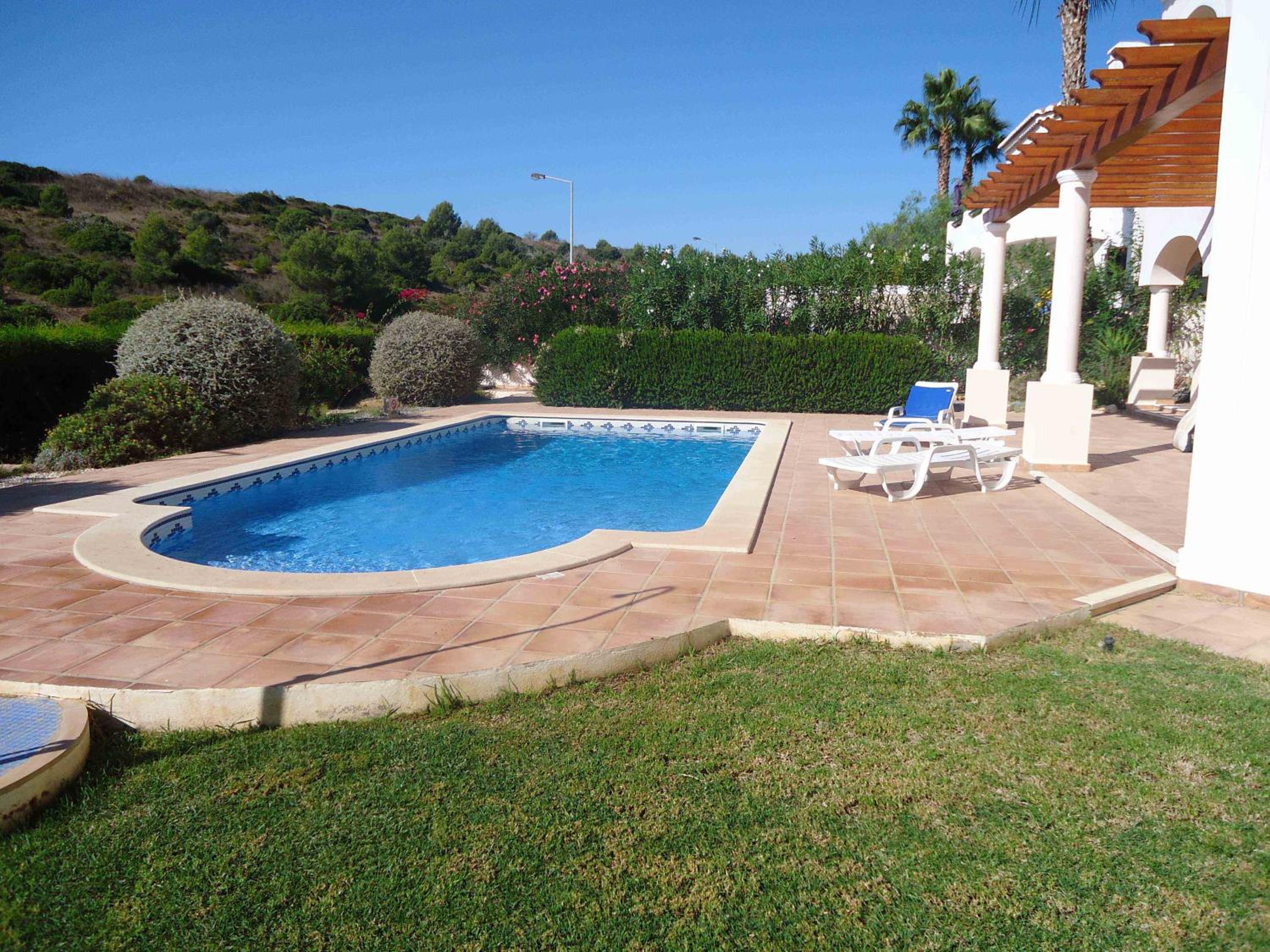 Lovely Burgau villa just 3 mins walk from beach view 3
