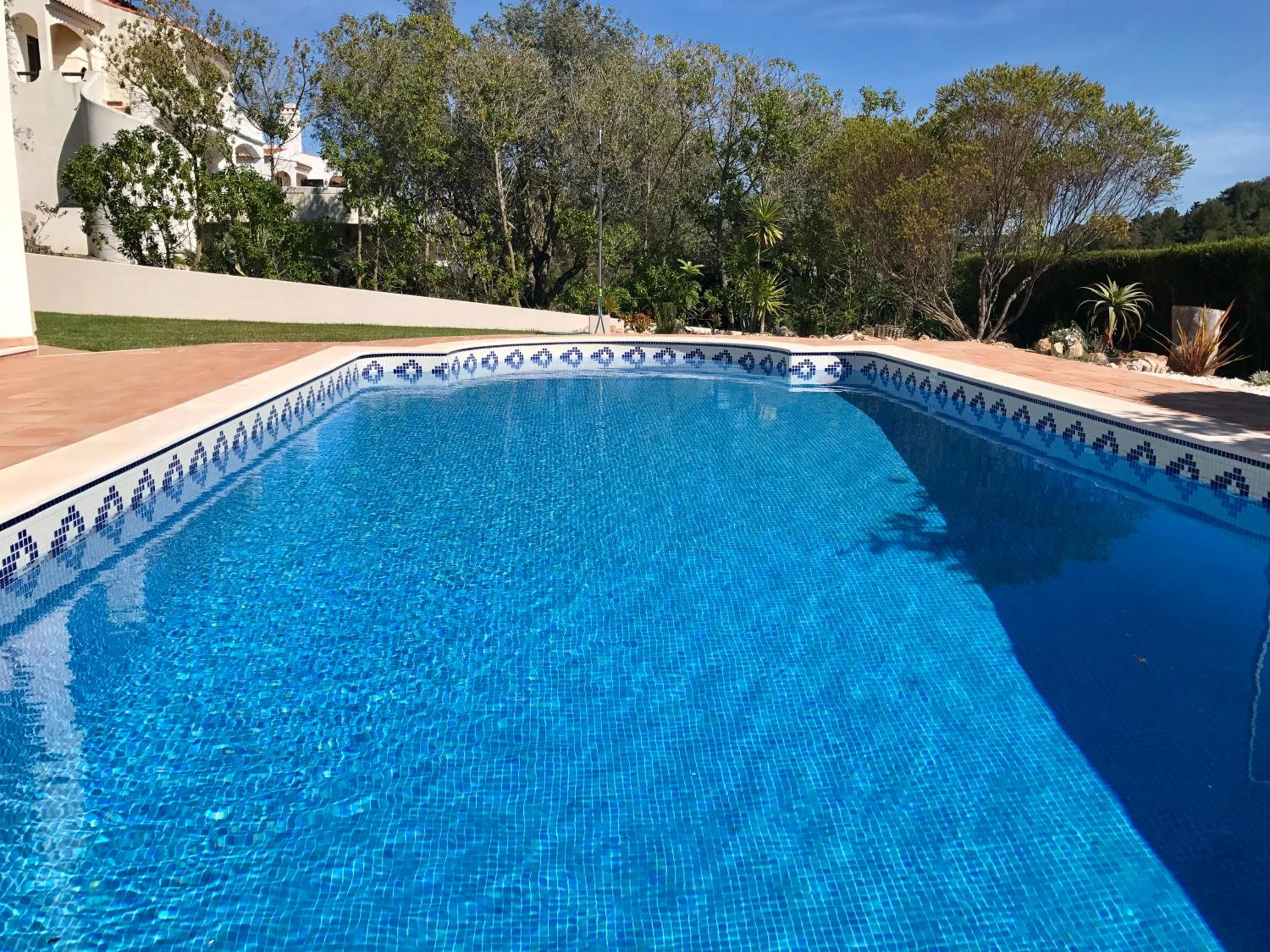 Lovely Burgau villa just 3 mins walk from beach view 2