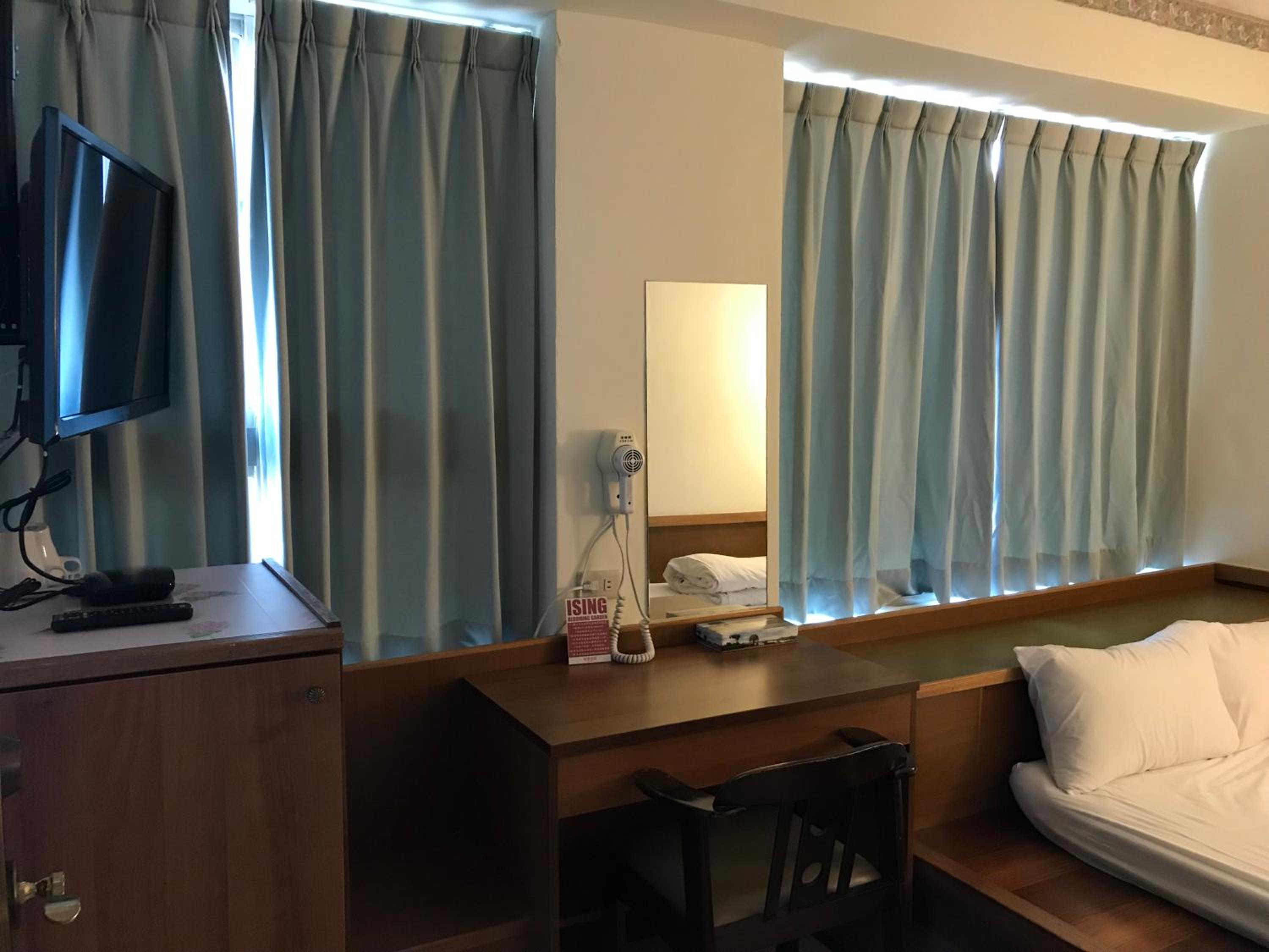 ISING HOTEL