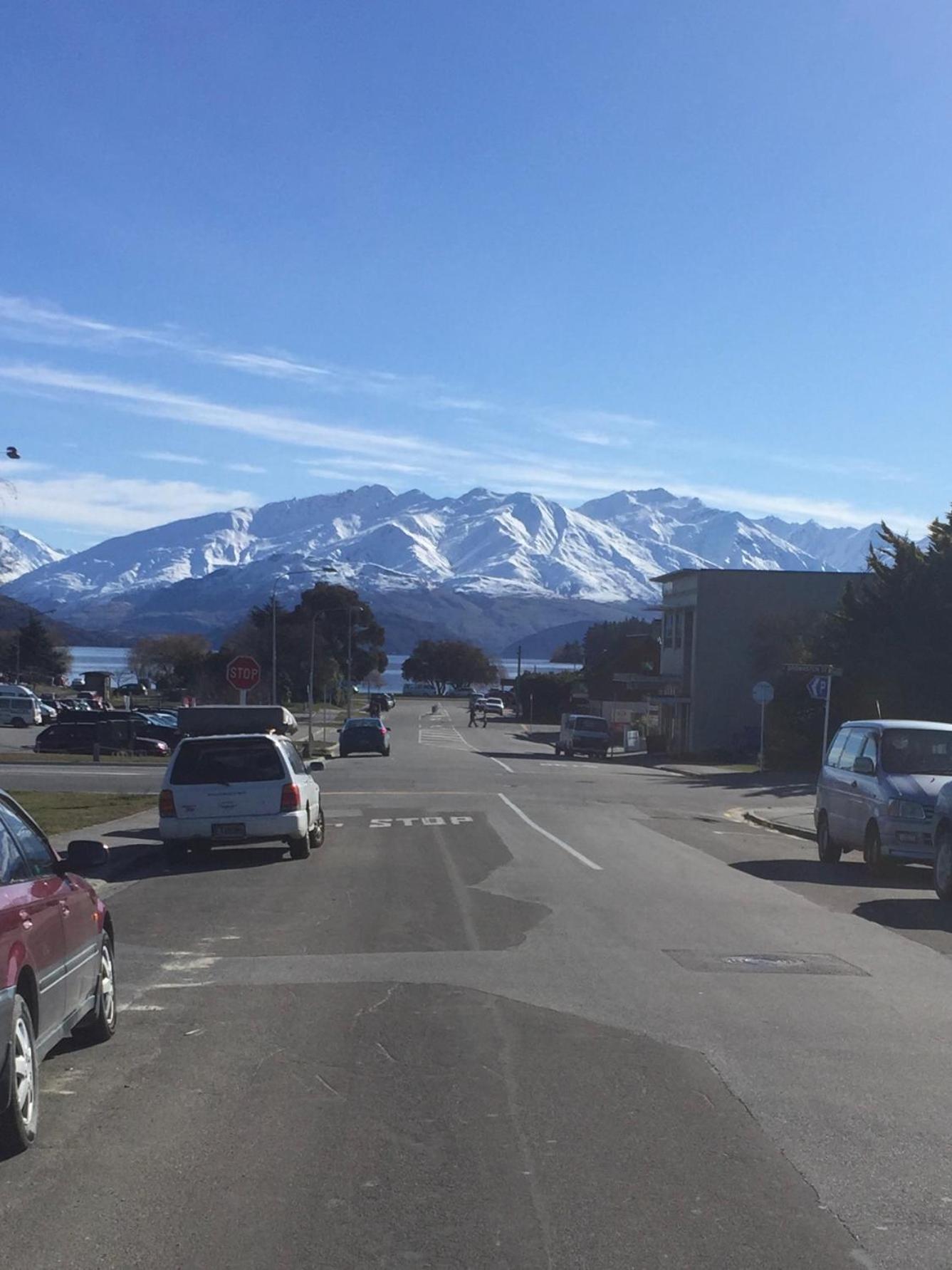 WanaHaka - Lake Wanaka & Town at your door view 2