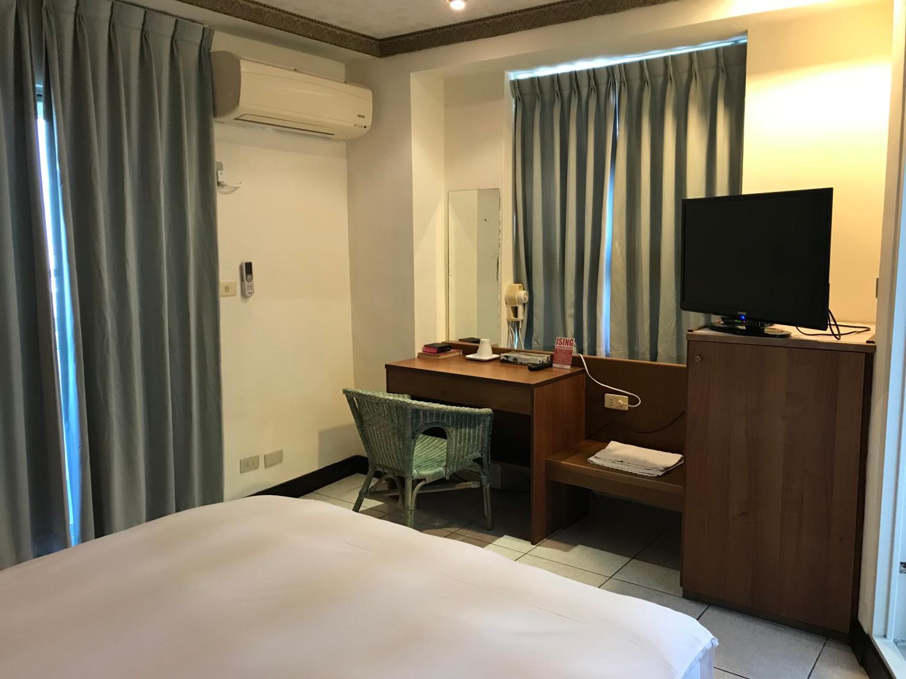 ISING HOTEL