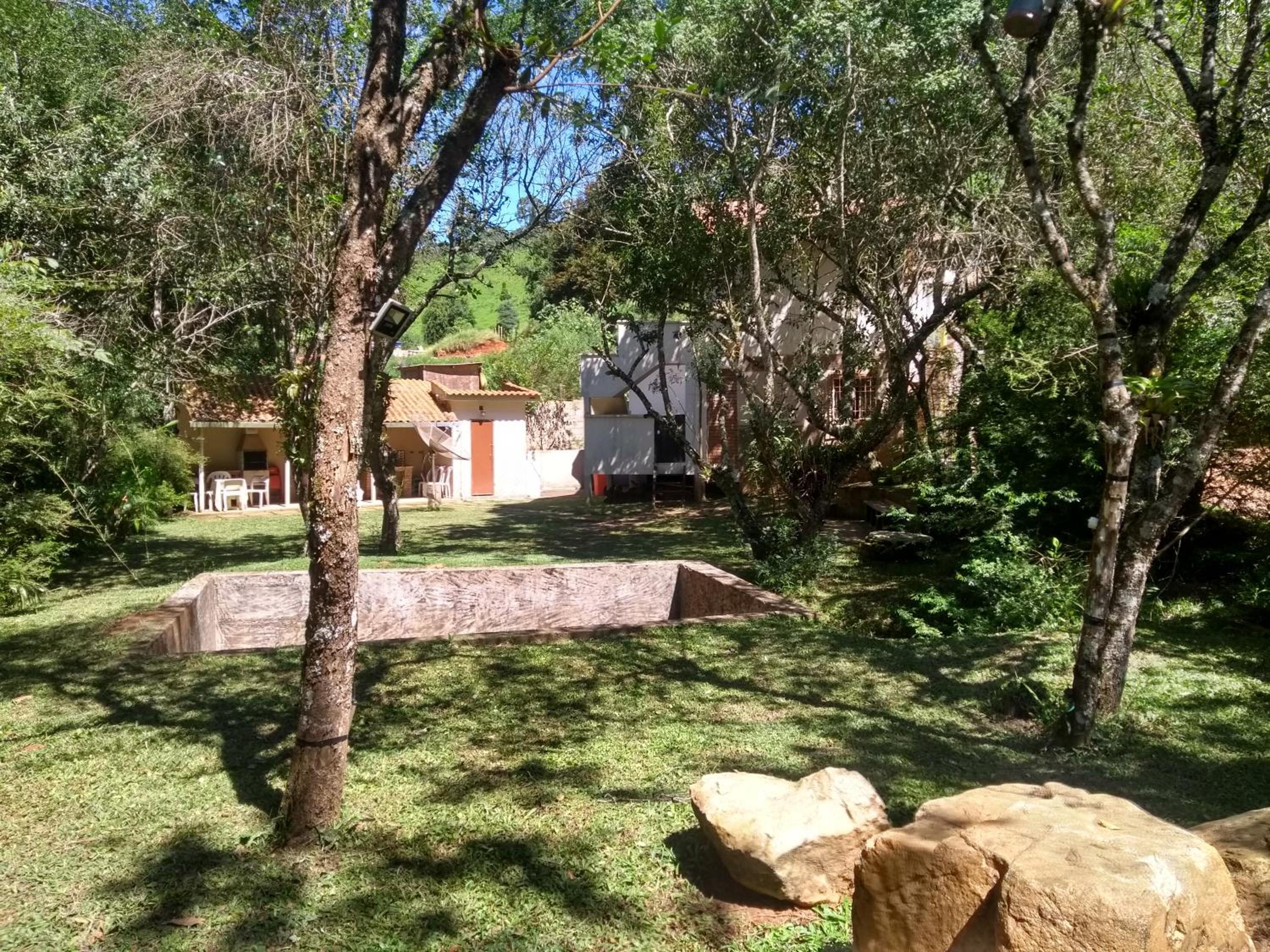Casa dois andares com área de churrasco em Ibitipoca