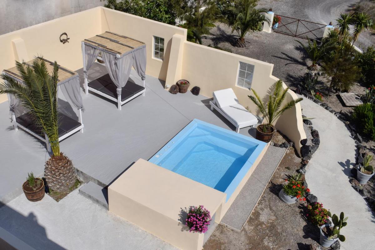 Marina's Studios