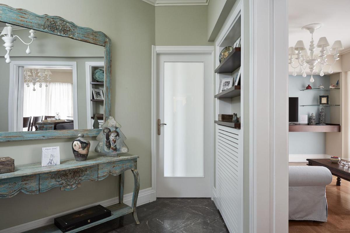 Fabulous 3BD Apt close to Kalimarmaro