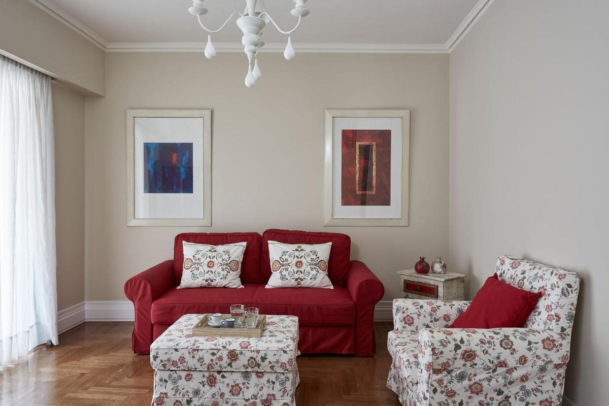 Fabulous 3BD Apt close to Kalimarmaro