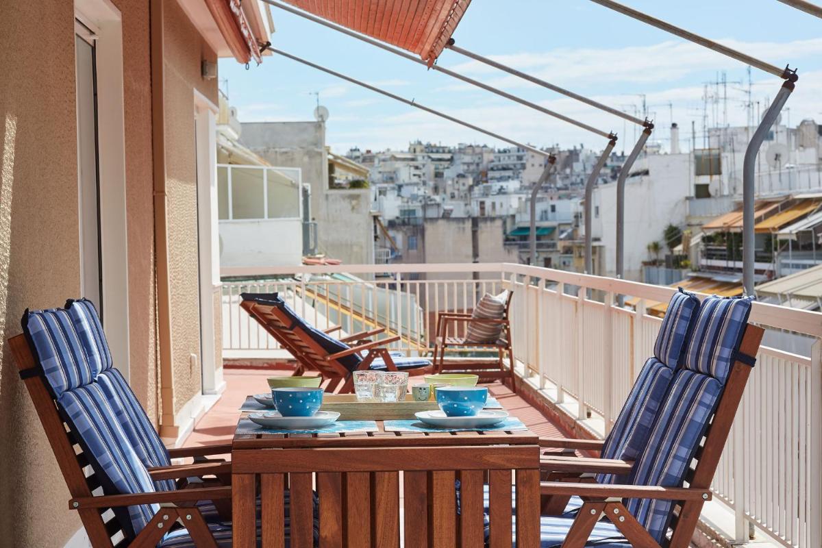 Fabulous 3BD Apt close to Kalimarmaro