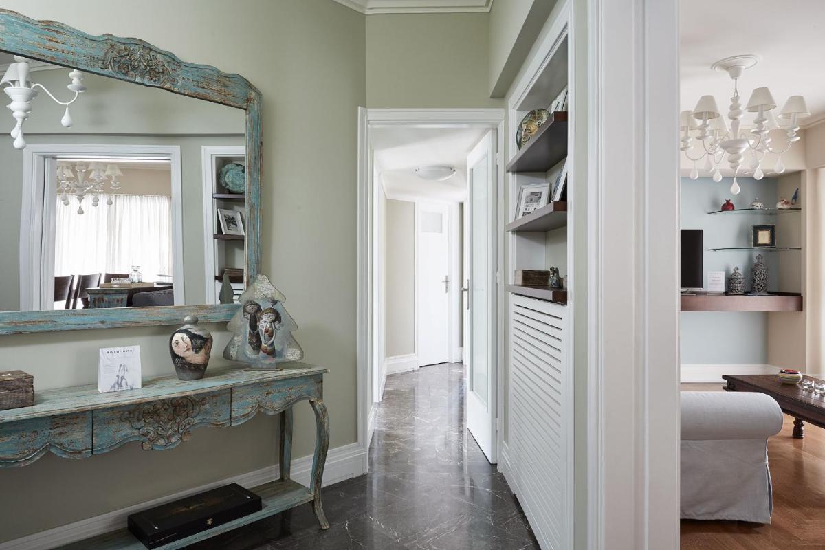 Fabulous 3BD Apt close to Kalimarmaro