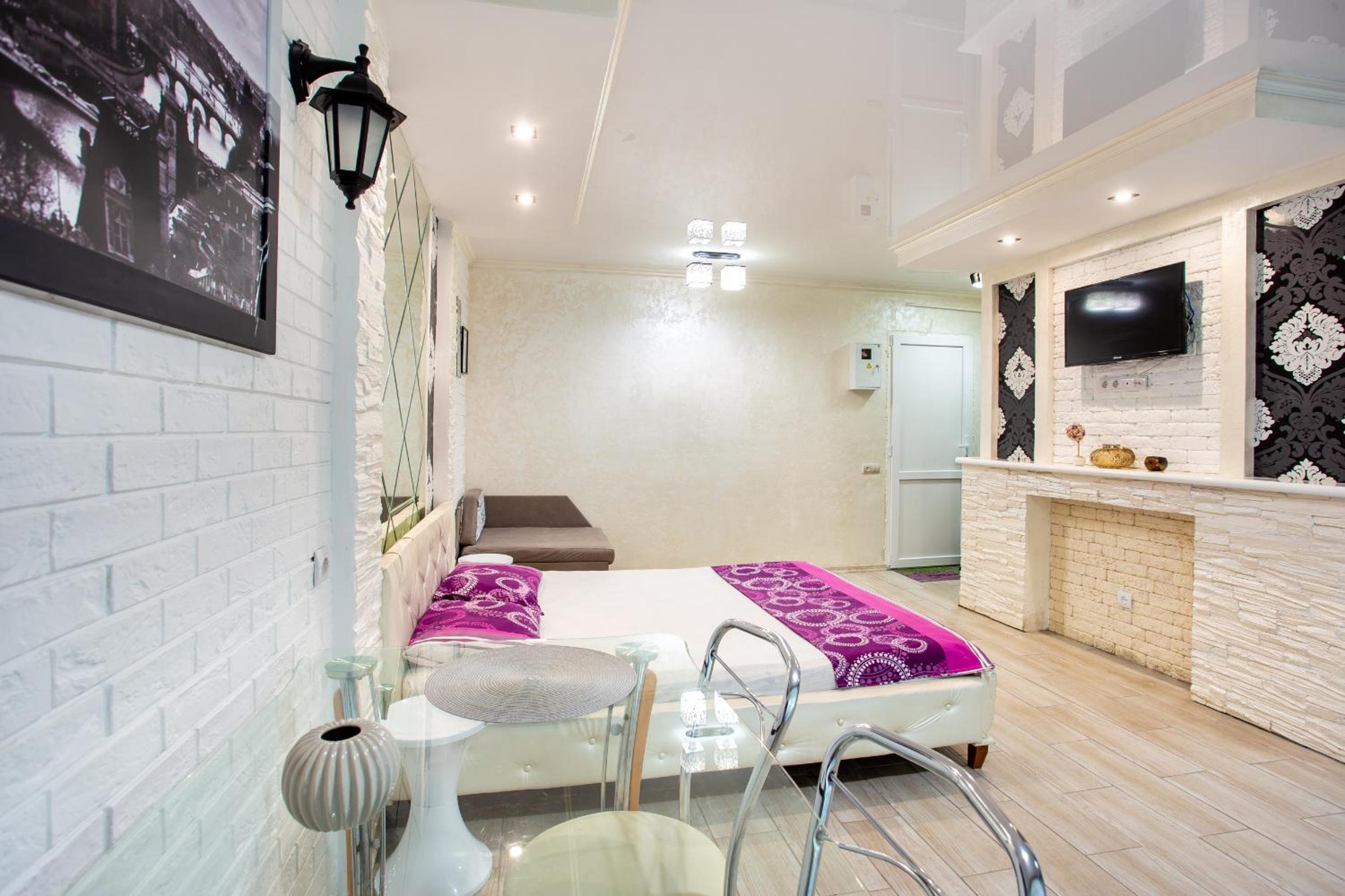 Studio on Oliinyka Street view 5