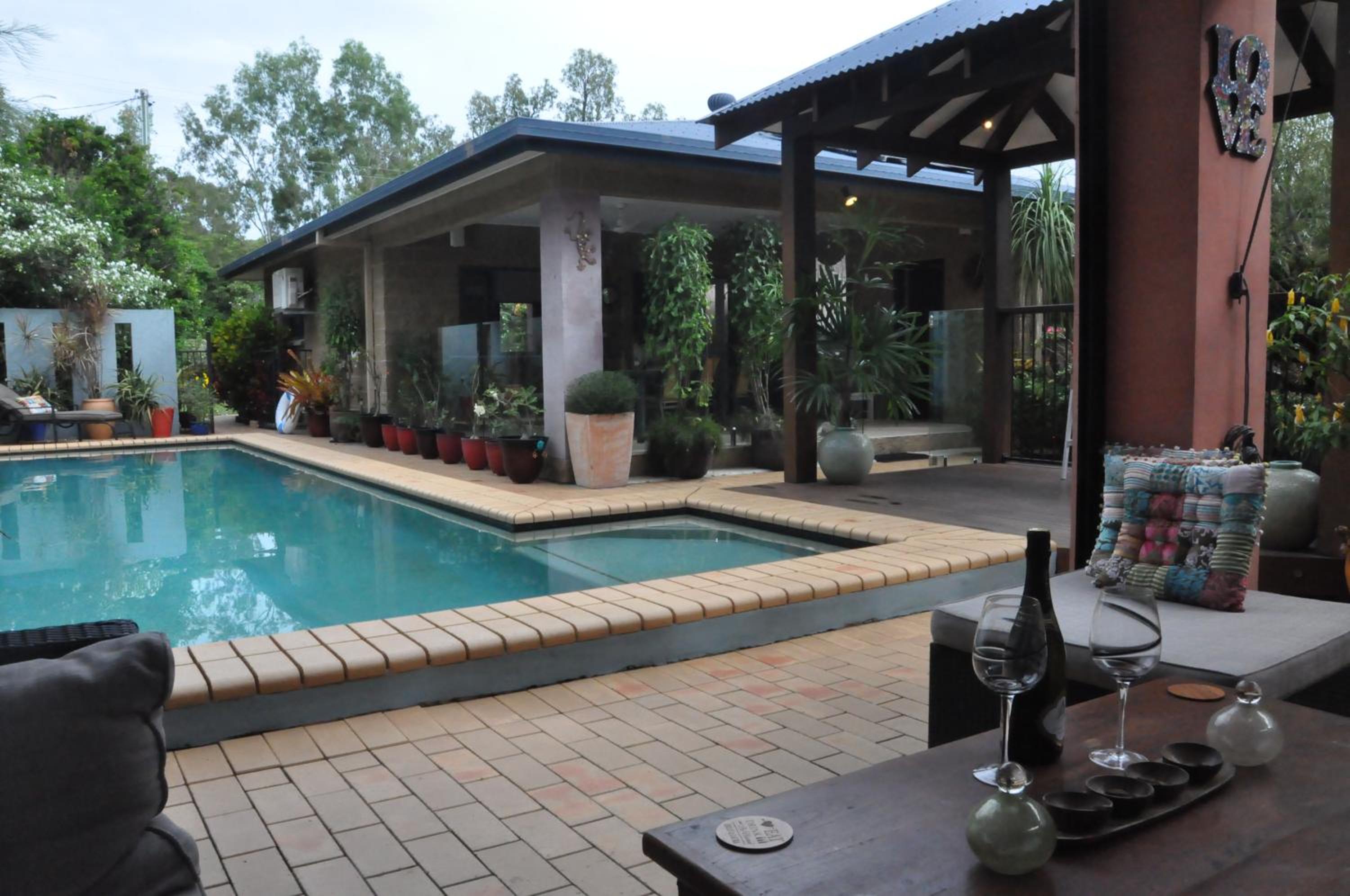 STUNNING MAGNETIC ISLAND HOME, PRIVATE, LARGE POOL, CHILDREN AND PETS on REQUEST PLEASE