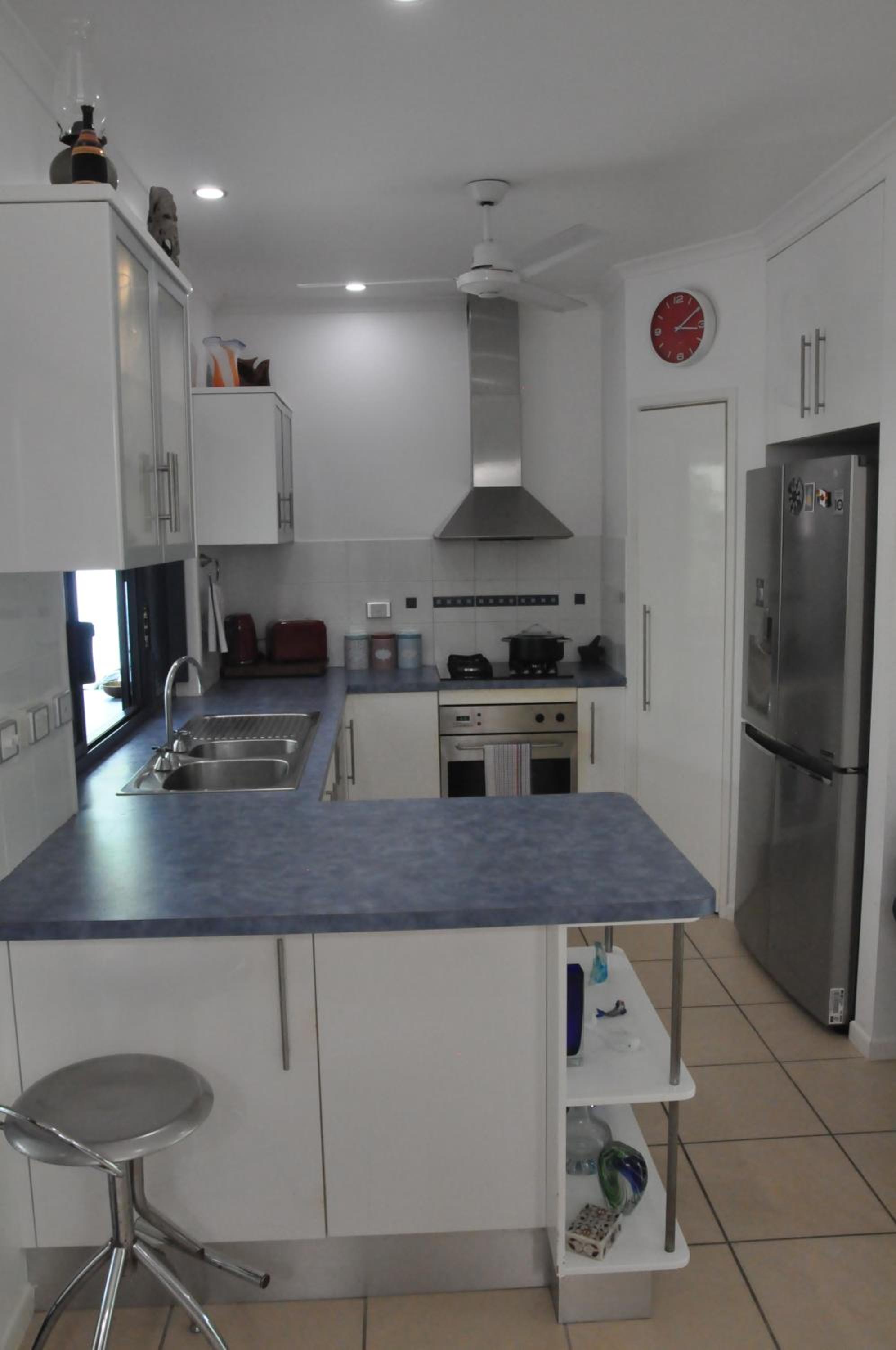 STUNNING MAGNETIC ISLAND HOME, PRIVATE, LARGE POOL, CHILDREN AND PETS on REQUEST PLEASE