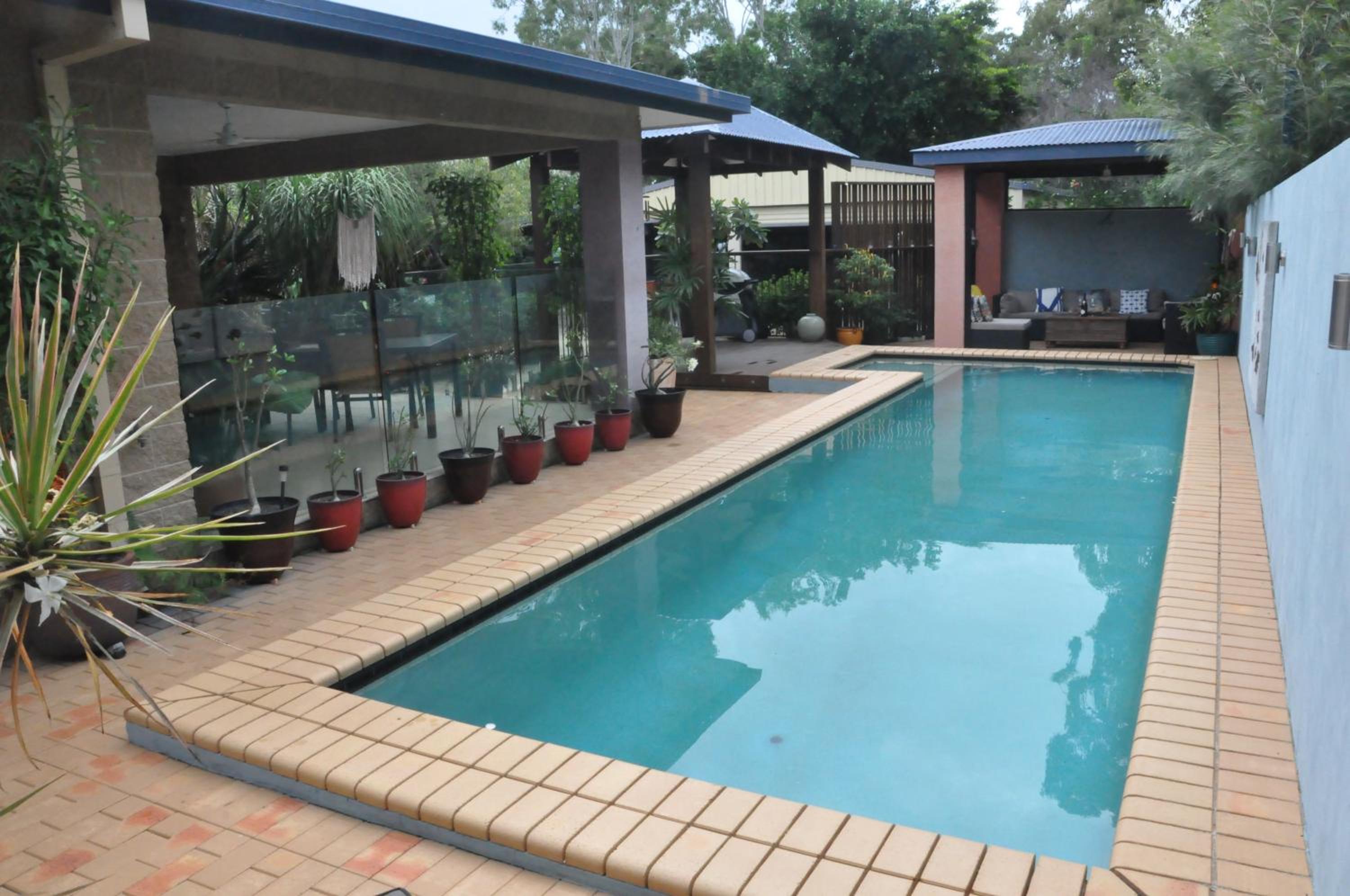 STUNNING MAGNETIC ISLAND HOME, PRIVATE, LARGE POOL, CHILDREN AND PETS on REQUEST PLEASE