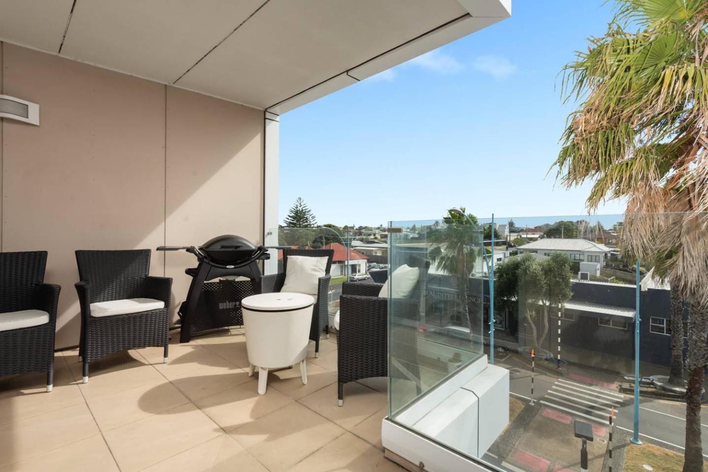 Awesome Downtown Location - park the car and walk to everything ! view 2